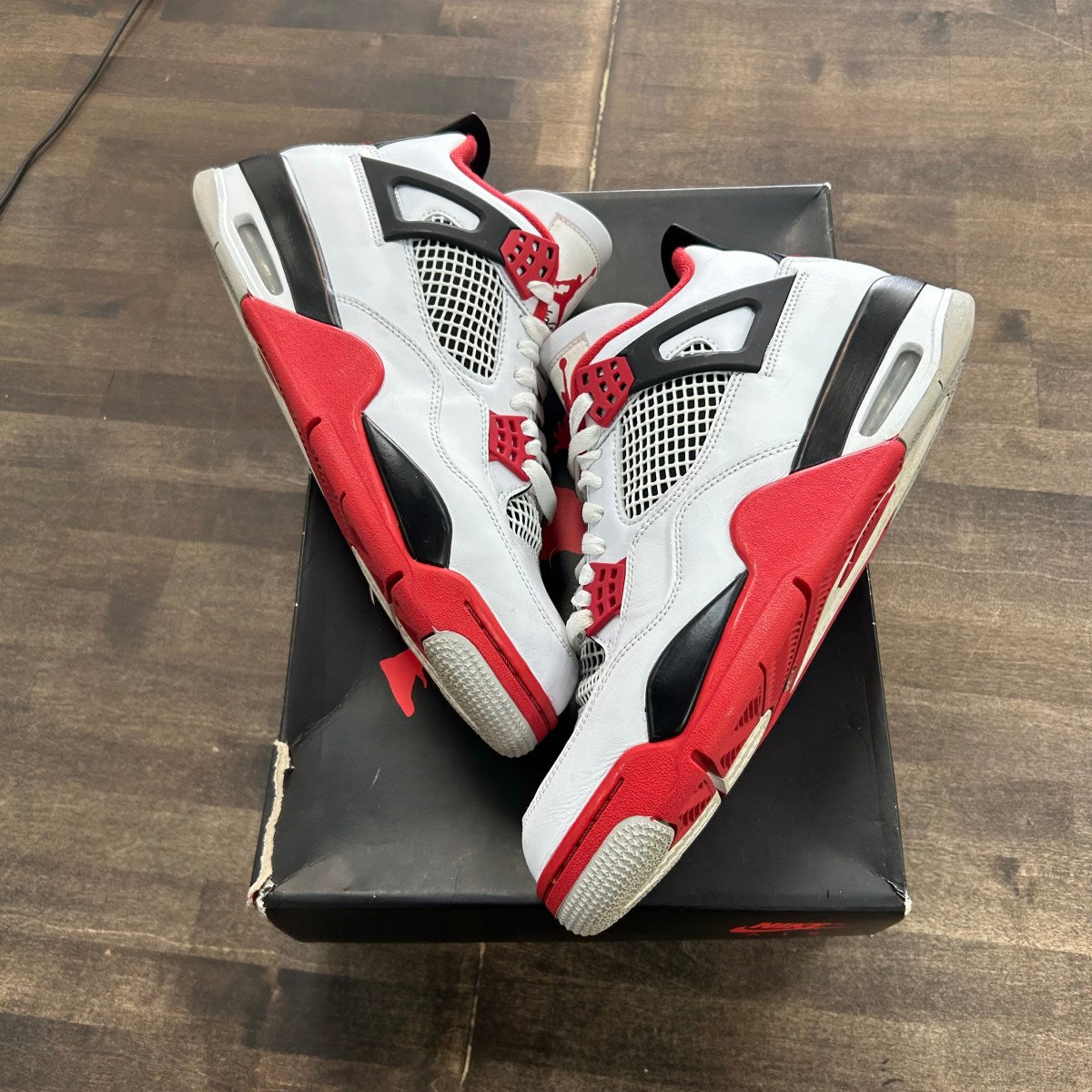 Jordan 4 Retro Fire Red (2020) - Image 1