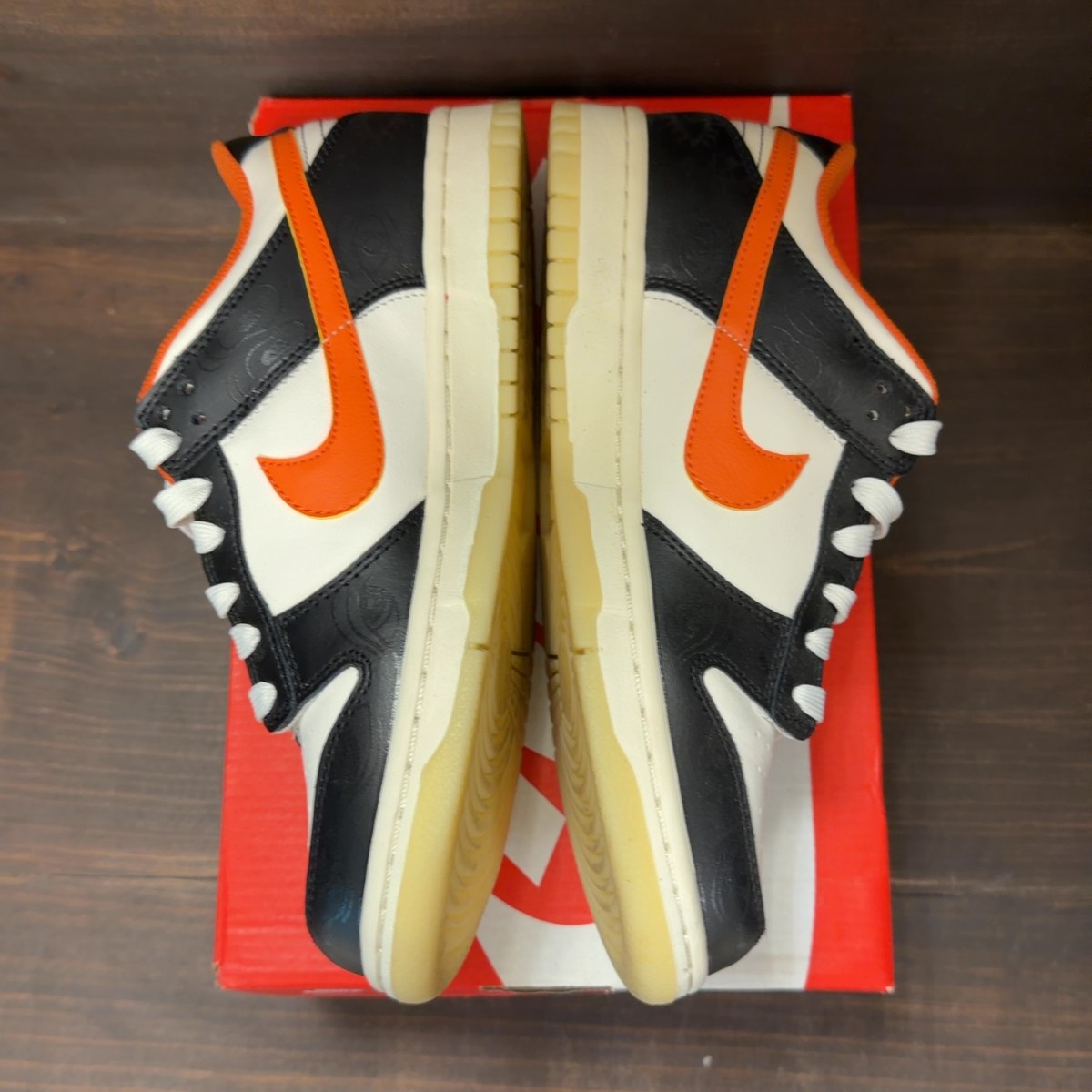 Nike Dunk Low PRM Halloween (2021) (GS) - Image 4