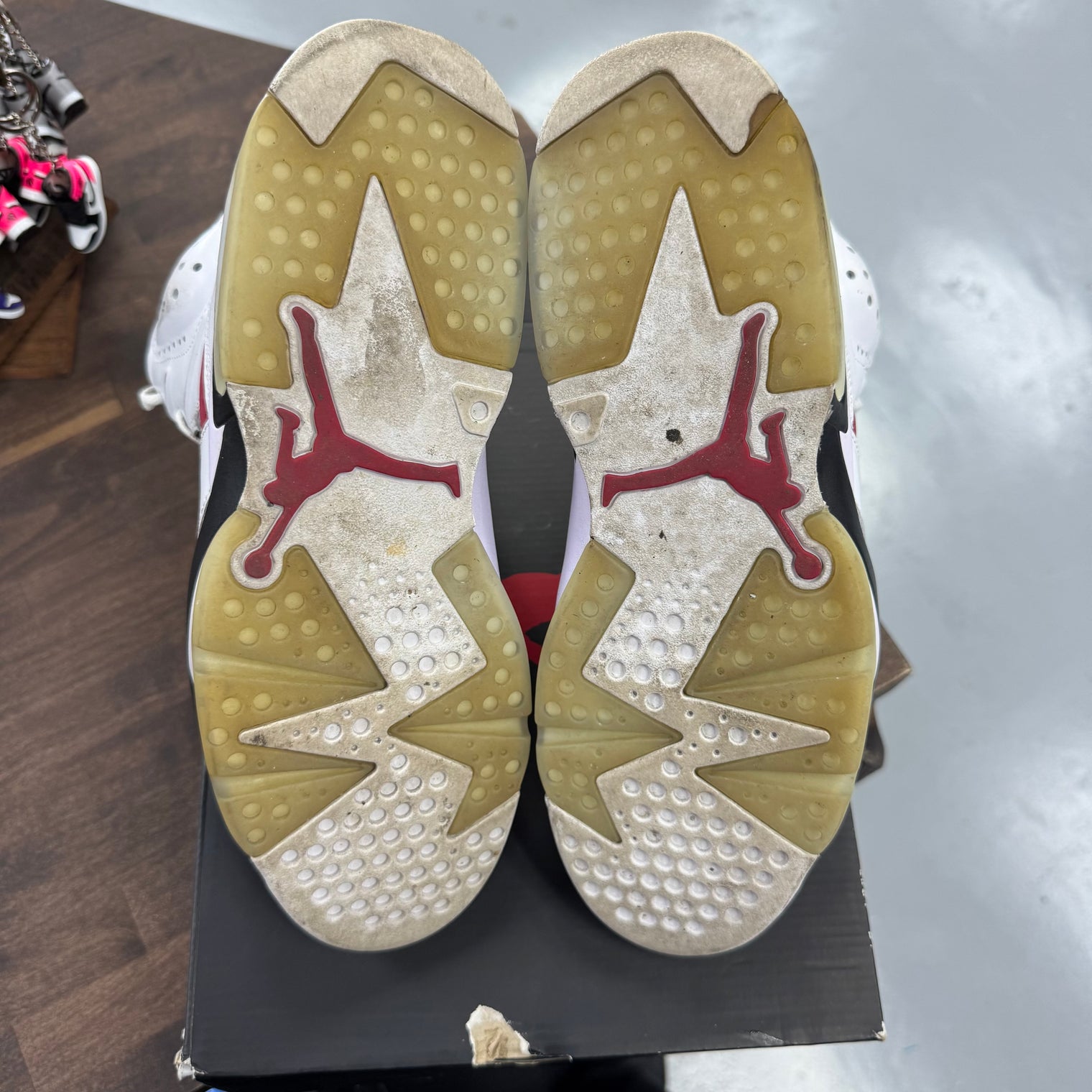 Carmine Jordan 6 Retro (USED)