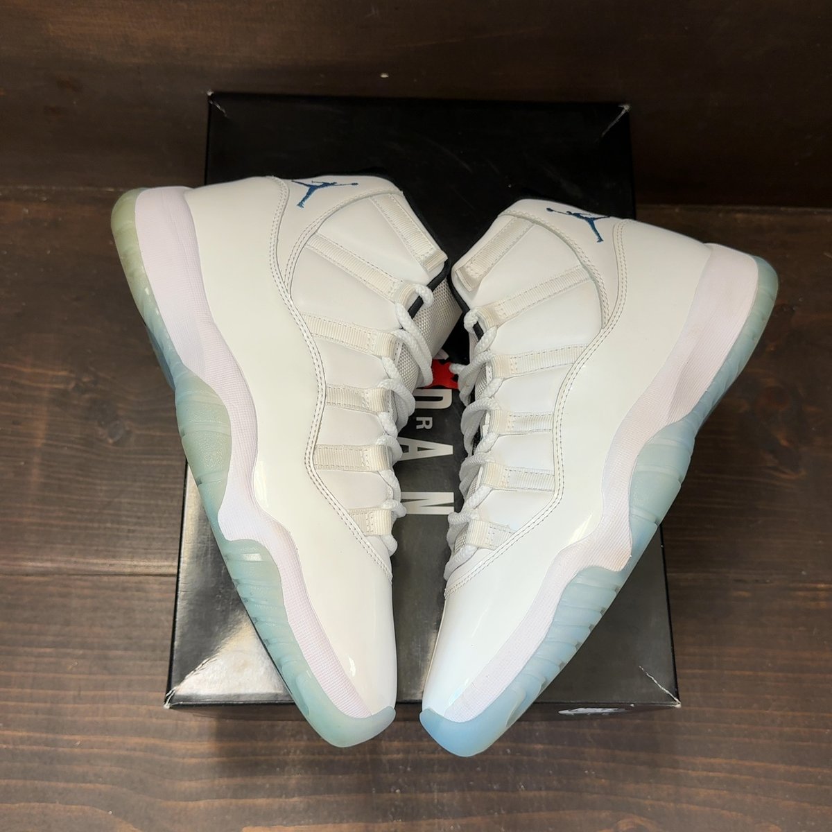 Jordan 11 Retro Legend Blue (2024) Size 10 (Pre-Owned) - back