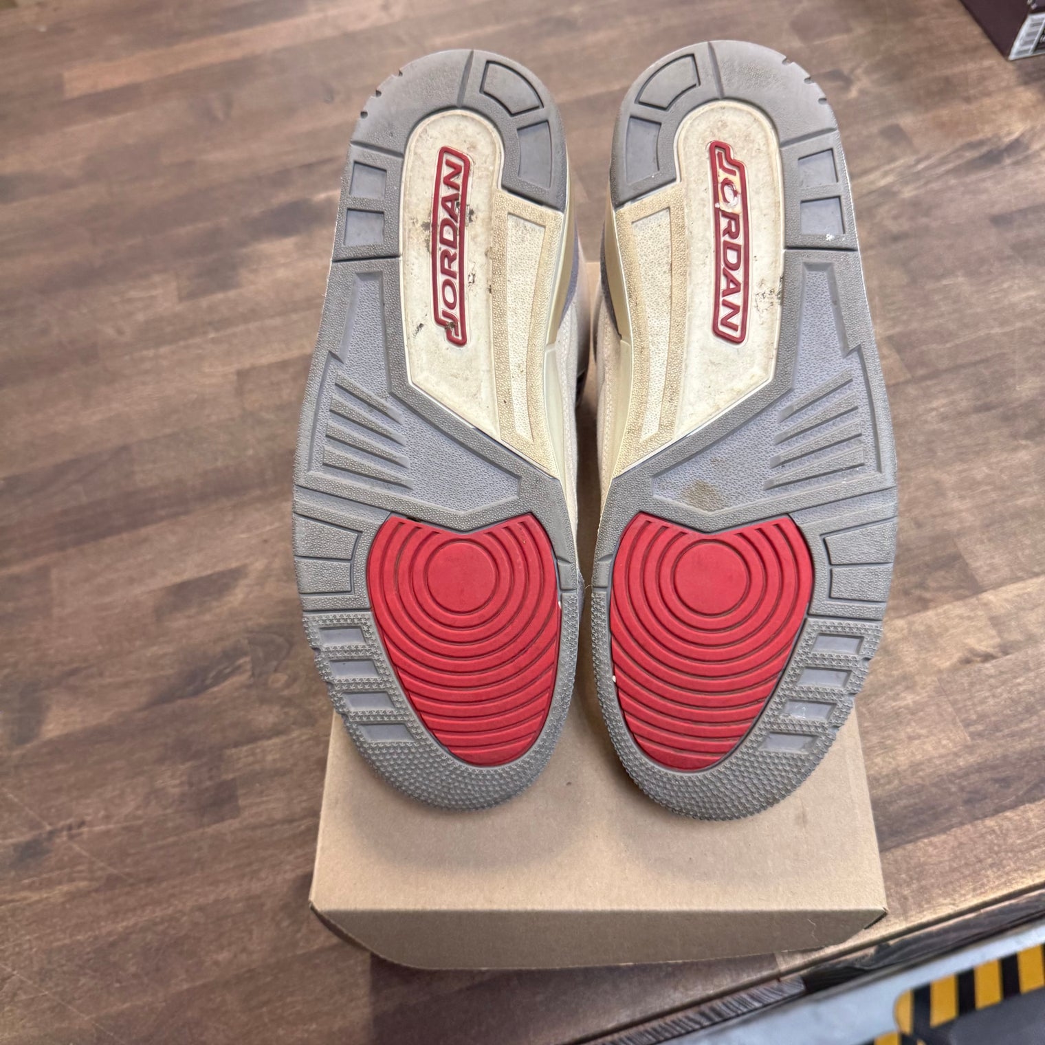 Muslin Jordan 3 Retro (USED, No Box)