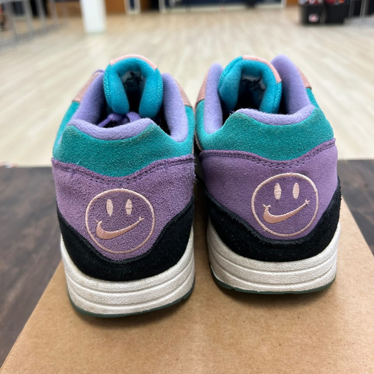 Nike Air Max 1 Have a Nike Day Size 13 (Pre-Owned) - Image 4