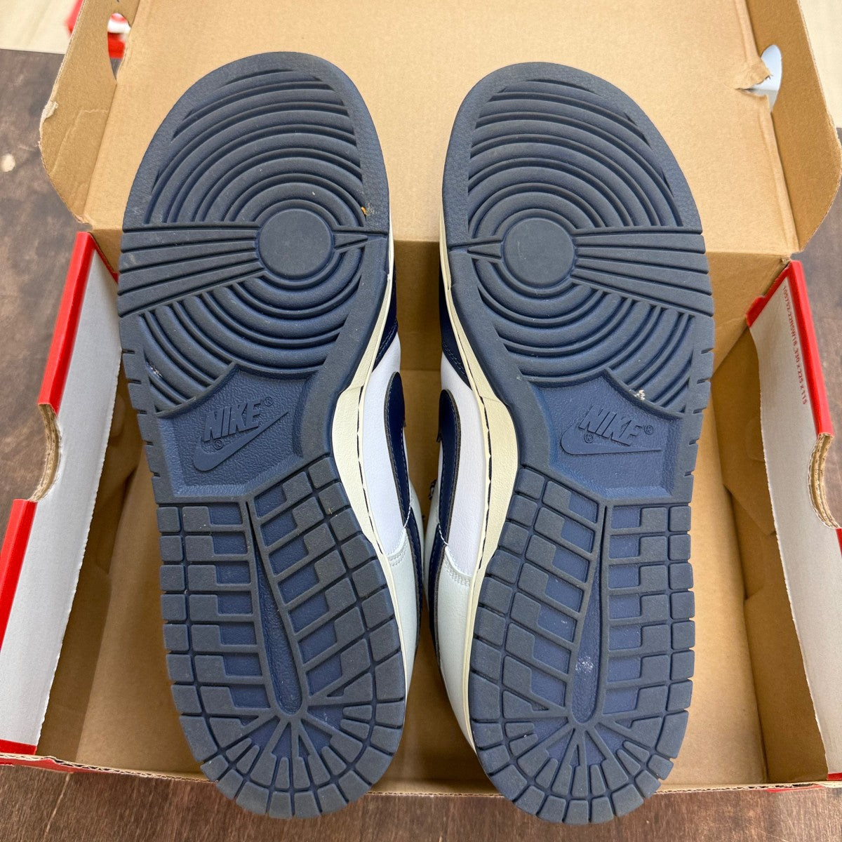 Nike Dunk Low New York Yankees - Image 5