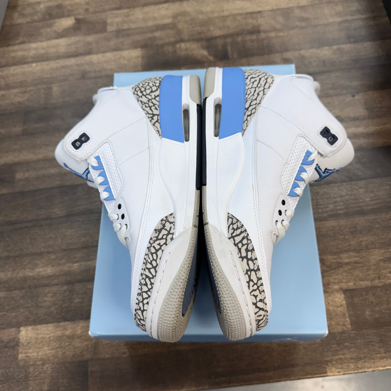 UNC Jordan 3 Retro (2020) (USED)