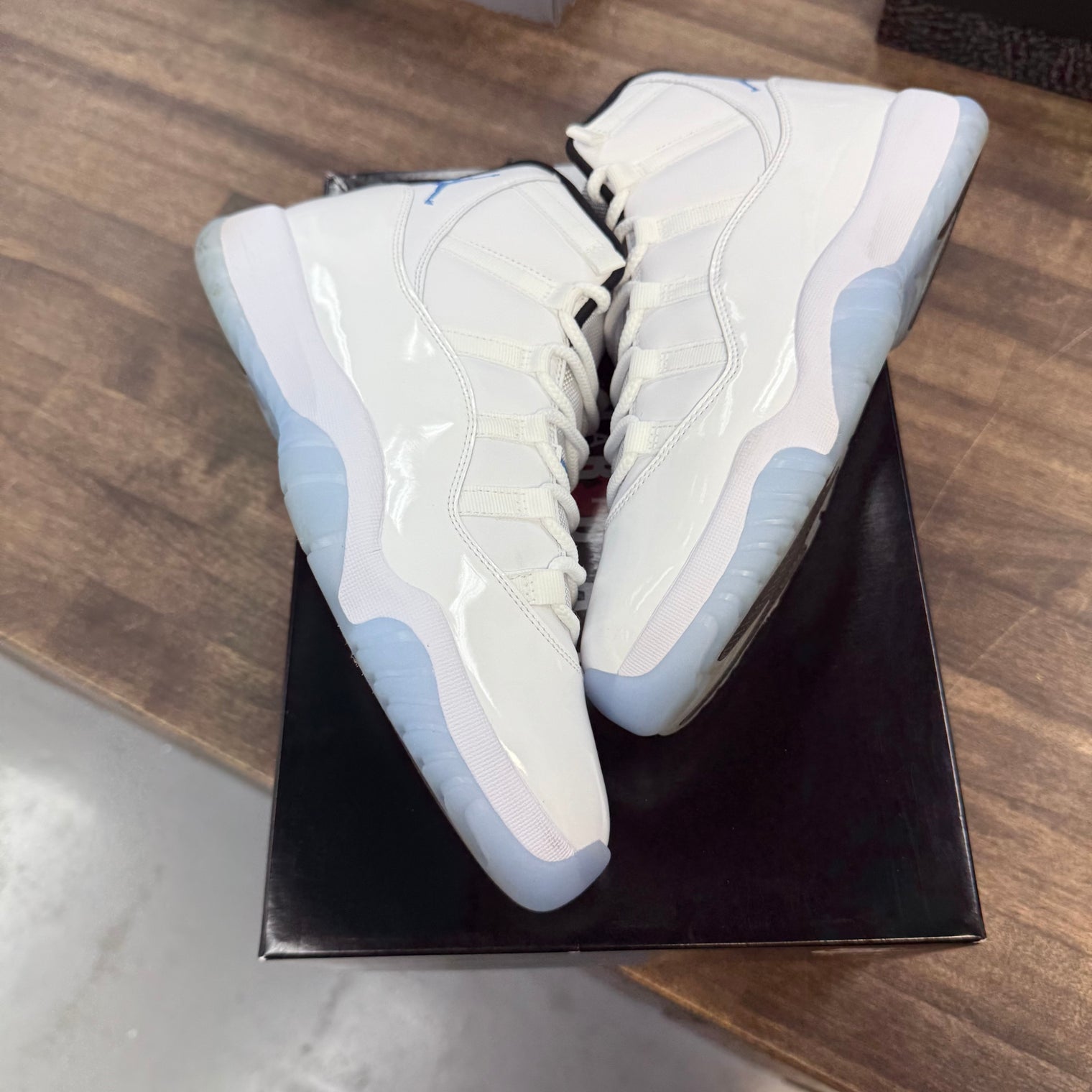 Legend Blue Jordan 11 (2024) (USED)