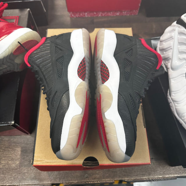 Bred Jordan 11 Low IE (USED)