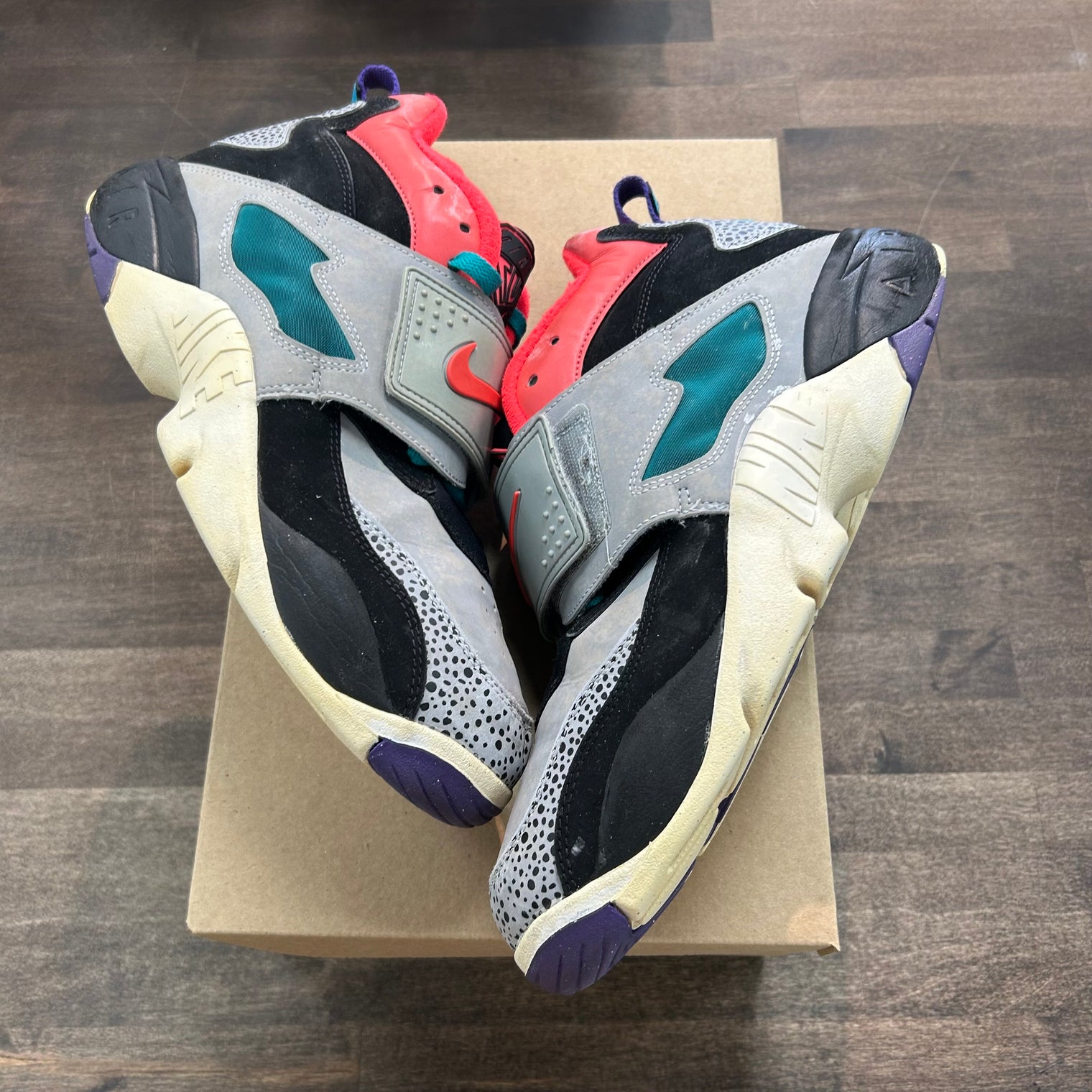 Wolf Grey Crimson Nike Air Diamond Turf (US 10) (USED,No Box)