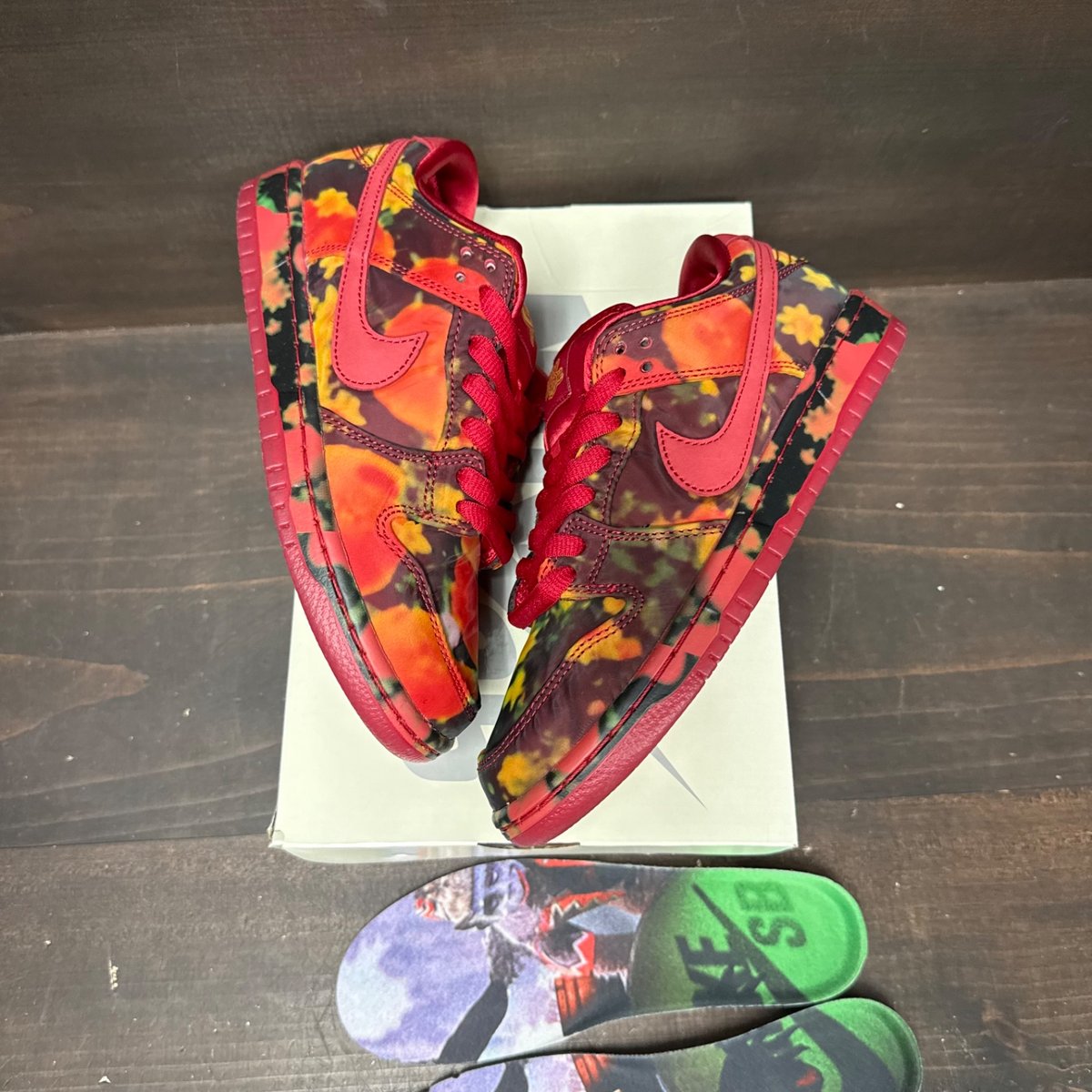 Nike SB Dunk Low The Wizard of Oz Poppy Field Size 5.5 - tag