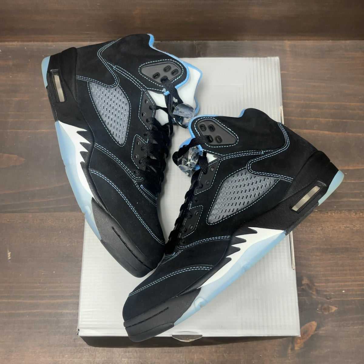 Jordan 5 Retro Black University Blue (2026) - Image 2