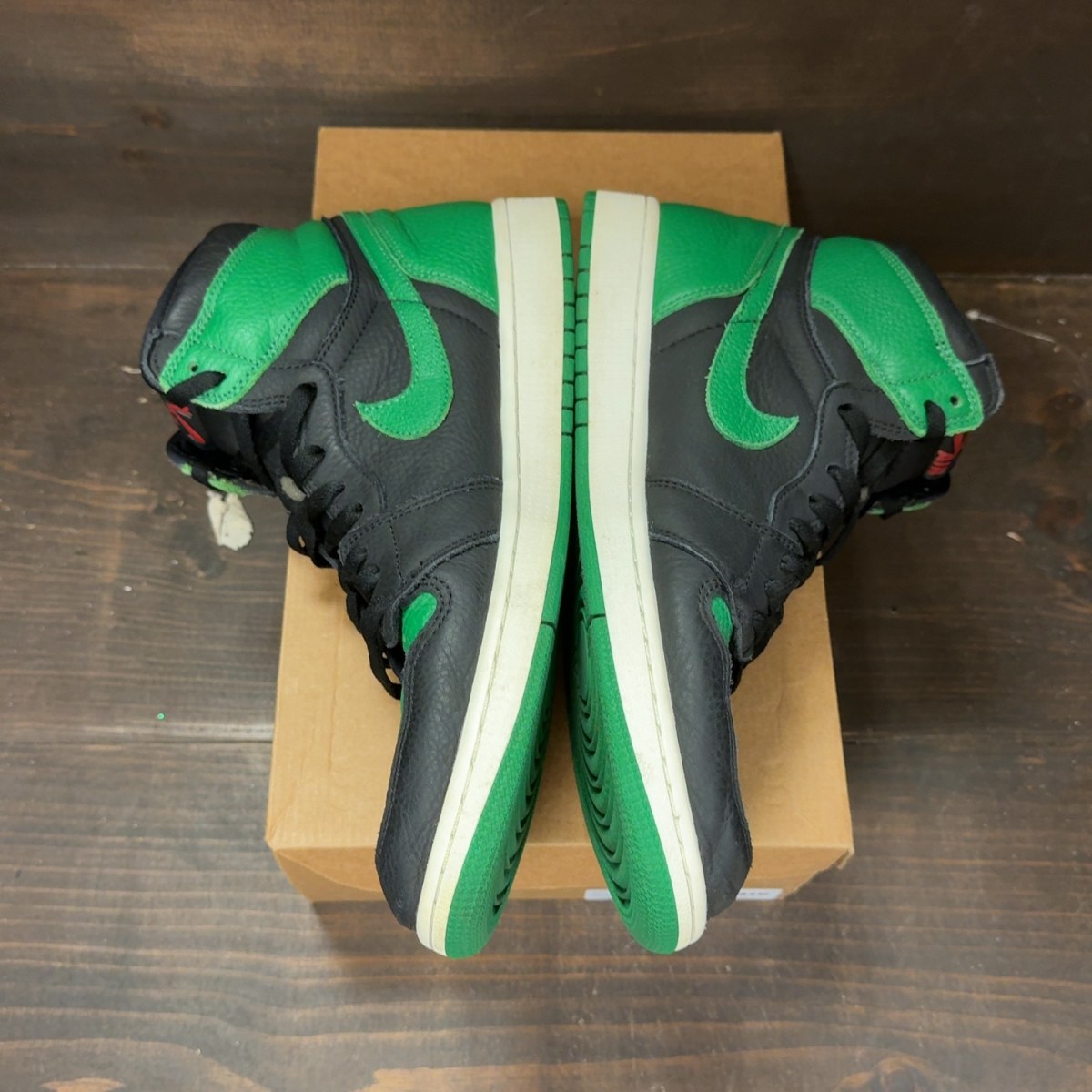 Jordan 1 Retro High Pine Green Black Size 13 (Pre-Owned) - Image 4