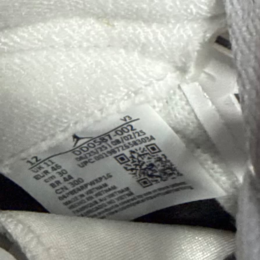 Jordan 5 Retro Wolf Grey (2026) Size 12 (Pre-Owned) - aux
