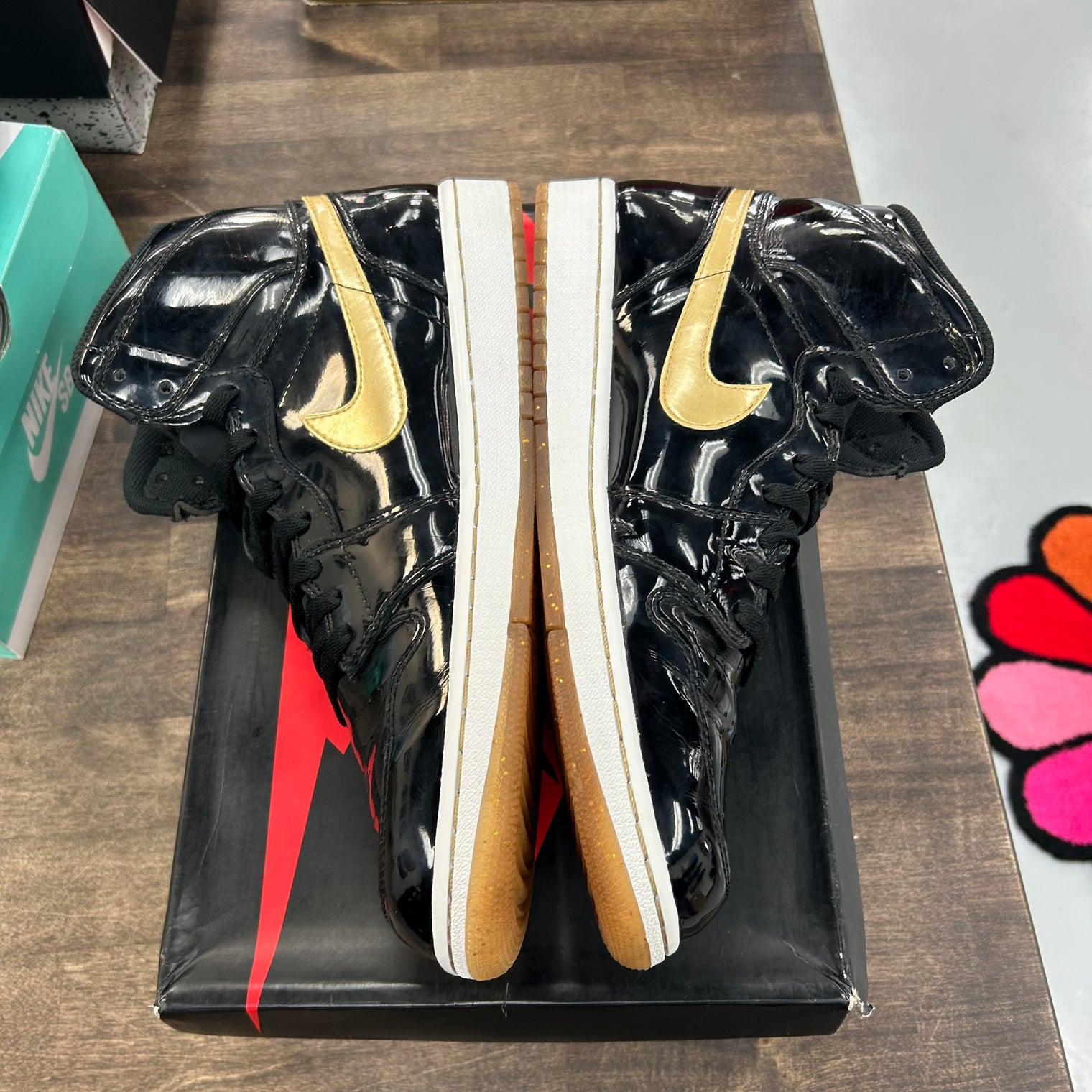 Black Metallic Gold Jordan 1 Retro (2013) (USED)