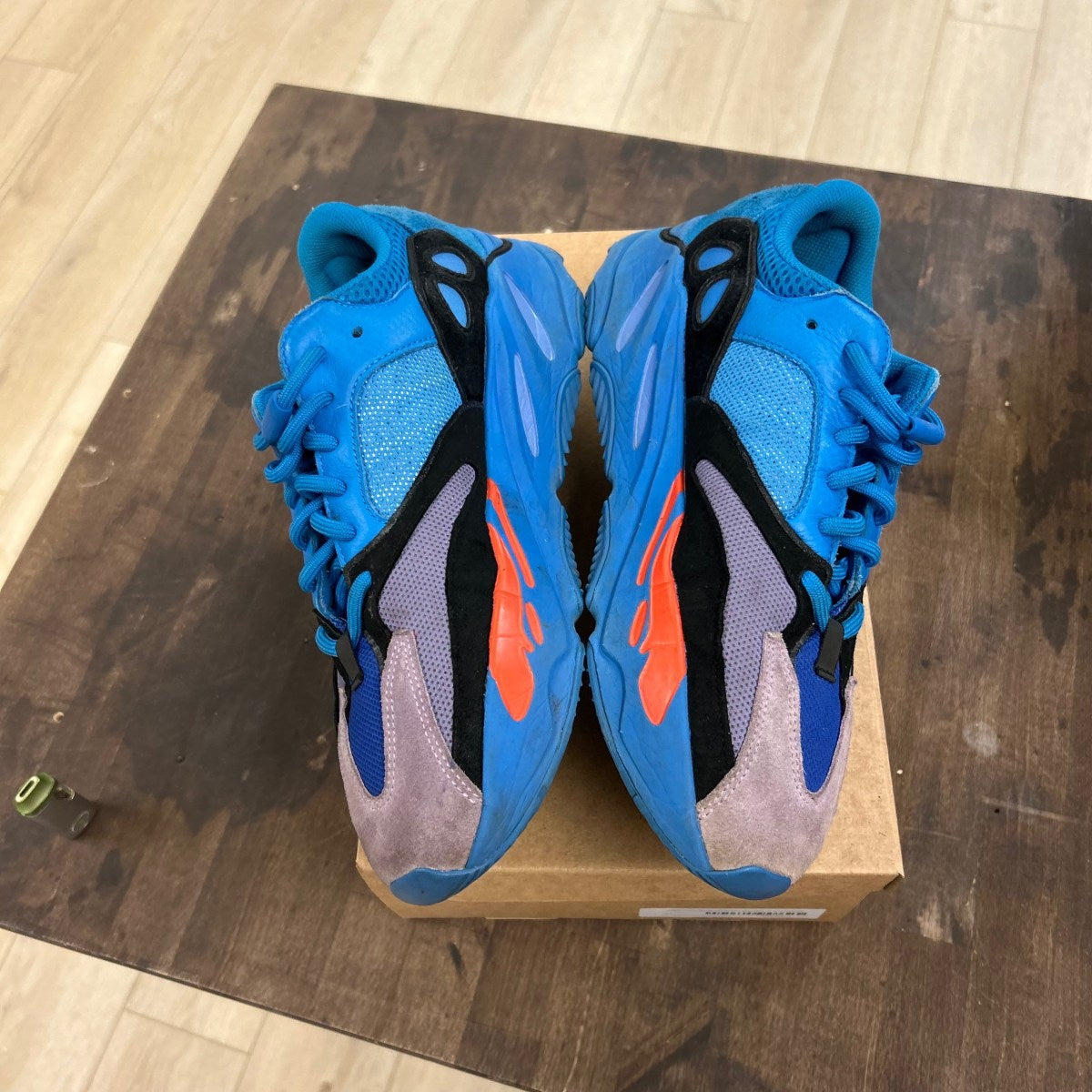 adidas Yeezy Boost 700 Hi-Res Blue Size 11 (Pre-Owned) - Image 3