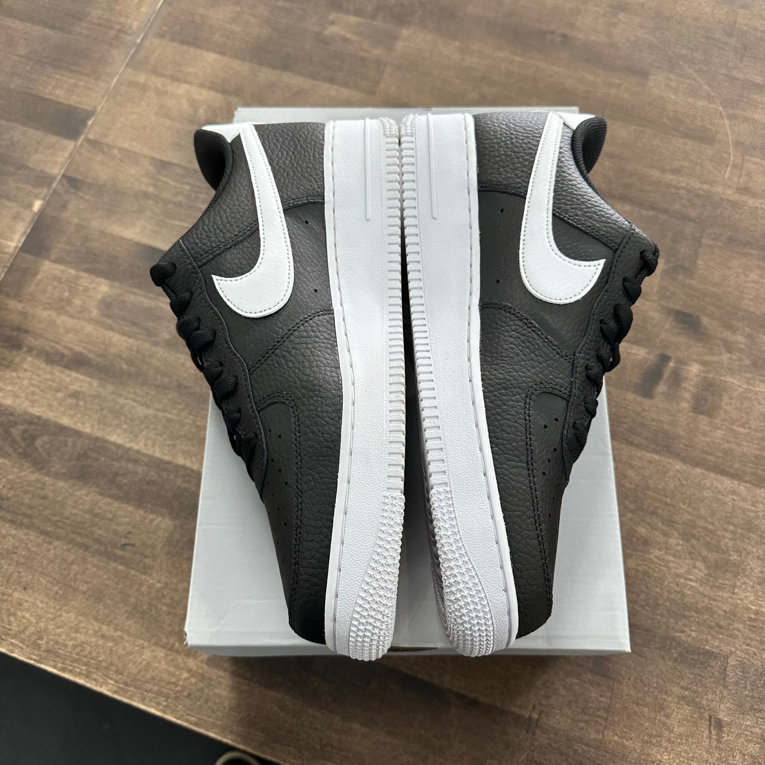 Nike Air Force 1 Low '07 Black White Pebbled Leather (US 10) (USED)