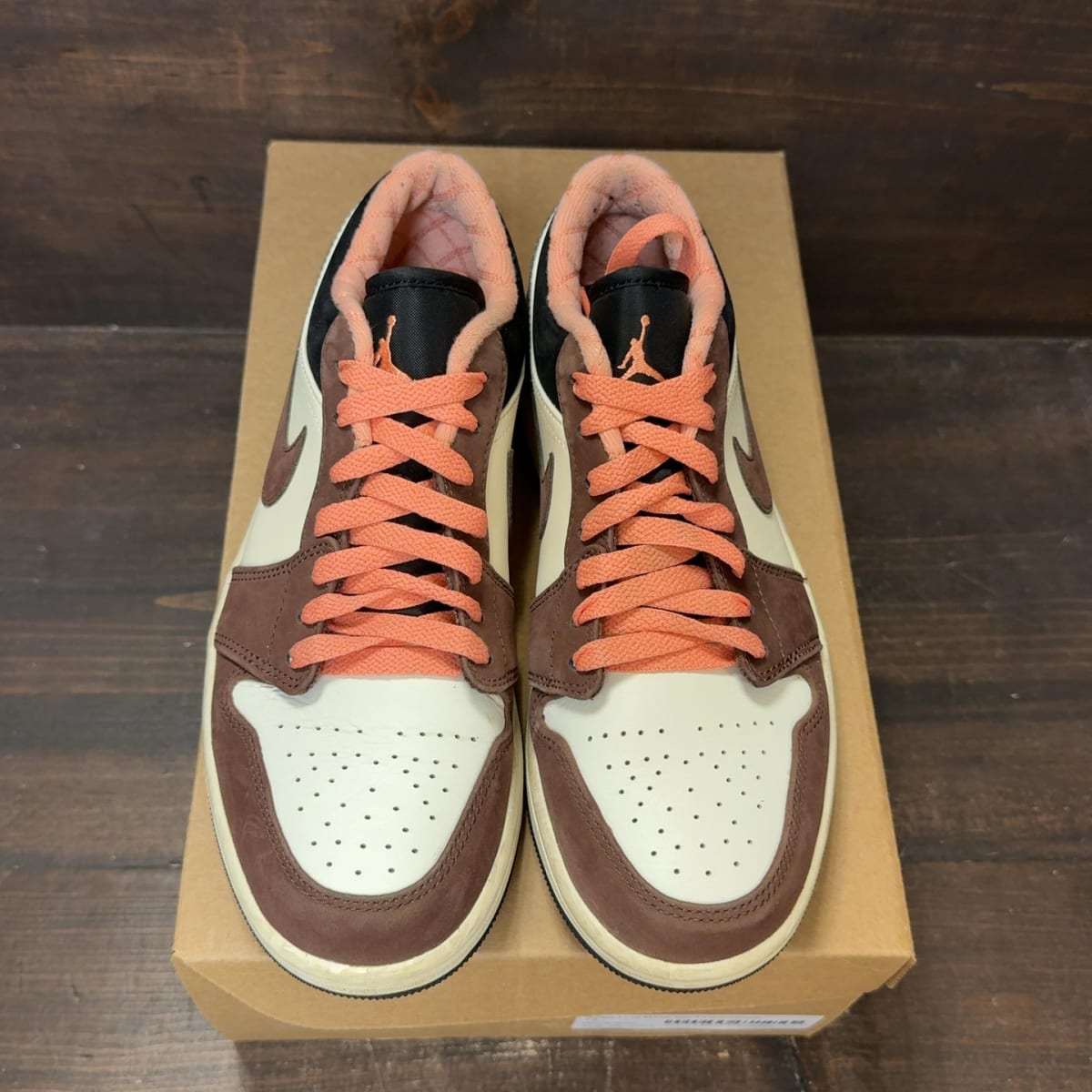 Jordan 1 Low Mocha Size 7.5 (Pre-Owned) - tag
