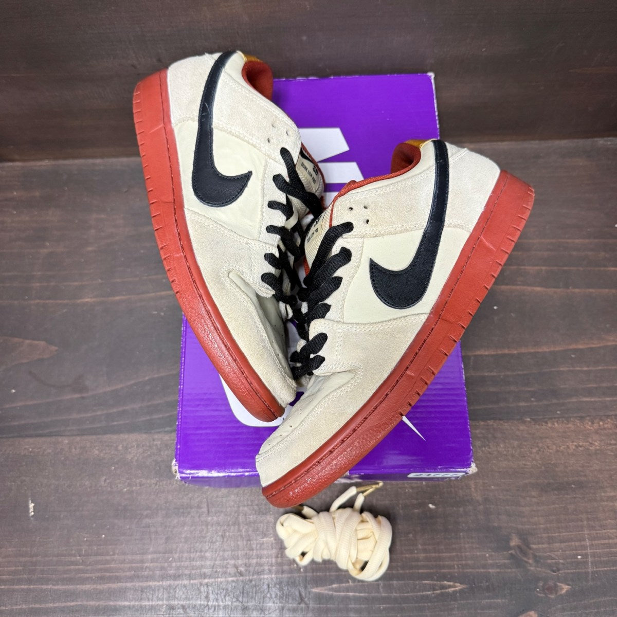 Nike SB Dunk Low Pro Hennessy Size 8 (Pre-Owned) - Image 4