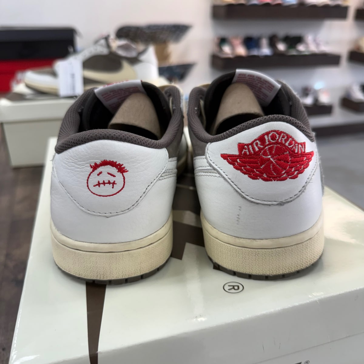 Jordan 1 Retro Low OG SP Travis Scott Reverse Mocha Size 10 (Pre-Owned) - Image 5