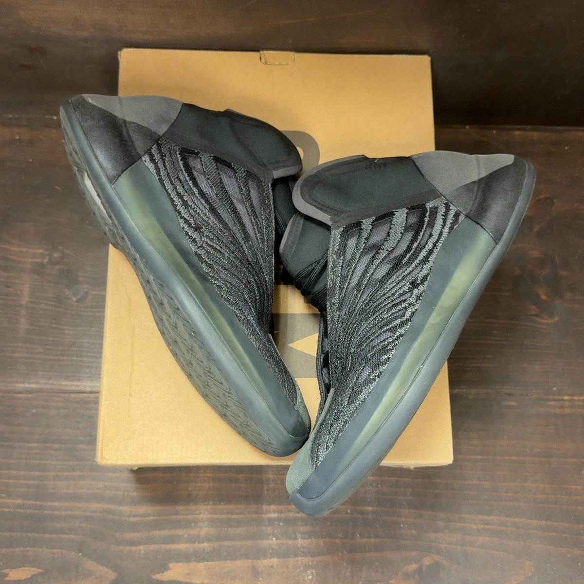 adidas Yeezy QNTM Onyx Size 9 (Pre-Owned) - back