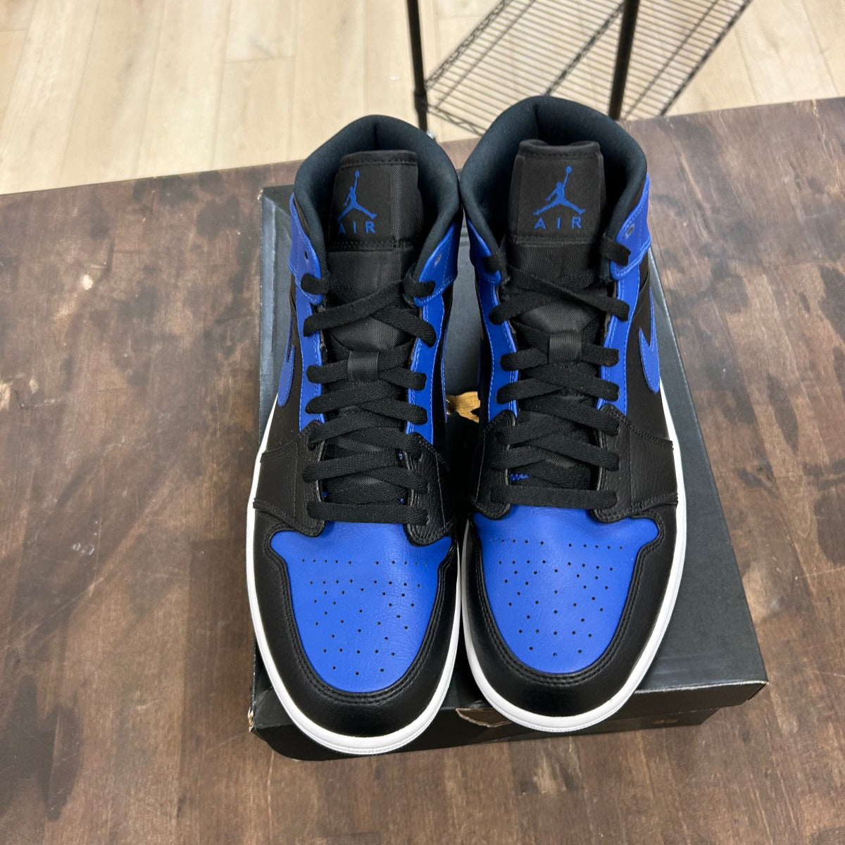 Jordan 1 Mid Hyper Royal Tumbled Leather - Image 2