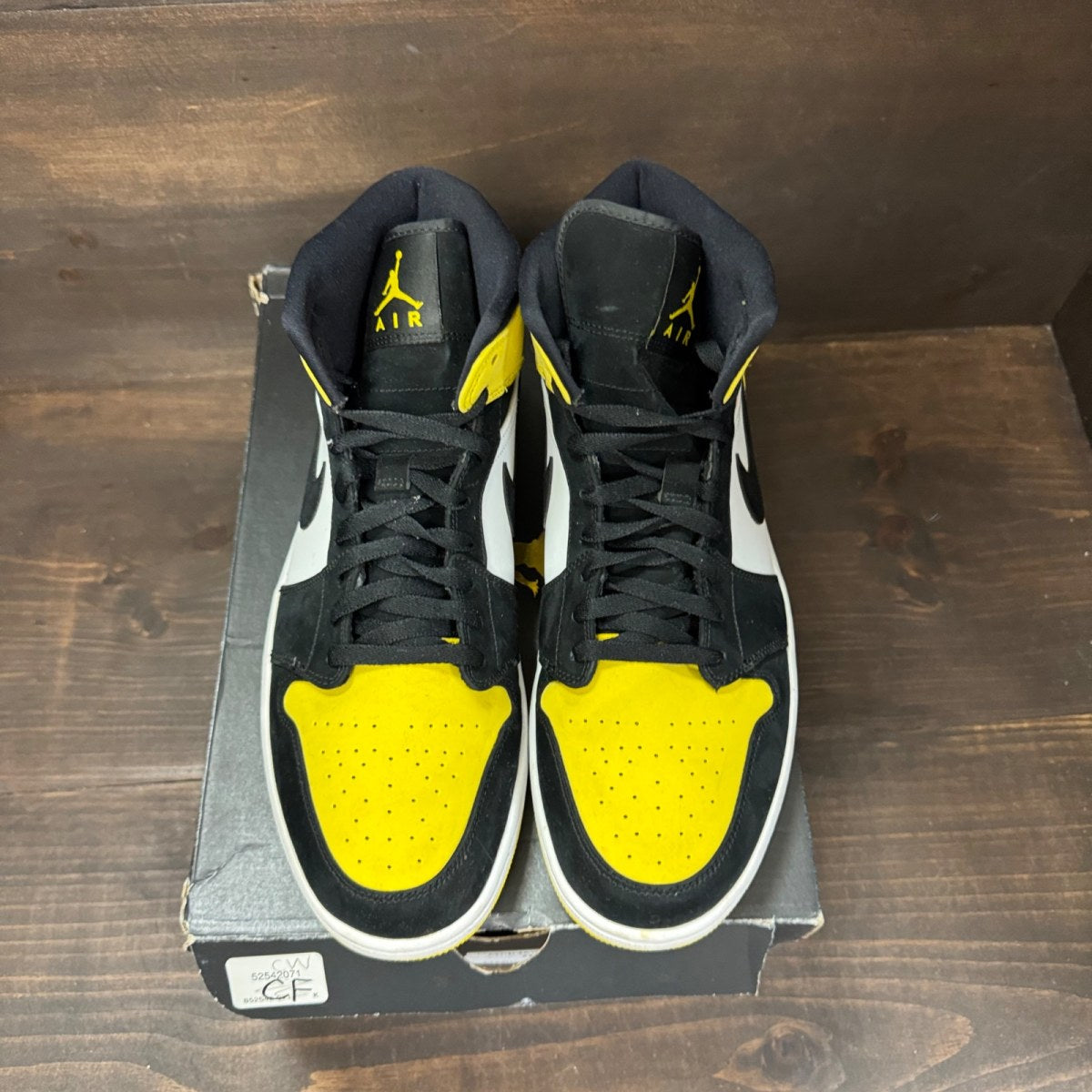 Jordan 1 Mid Yellow Toe Black - Image 3