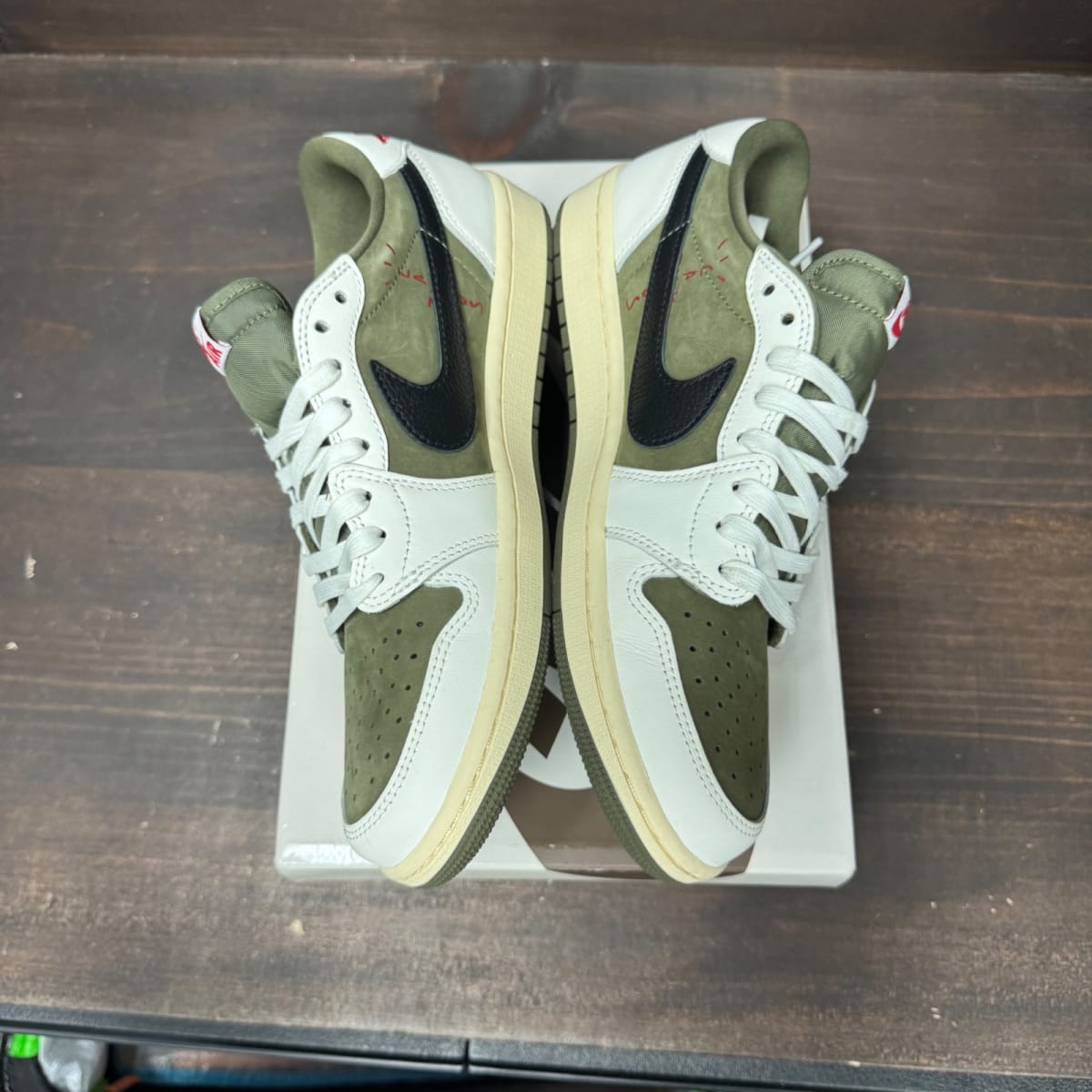 Jordan 1 Retro Low OG SP Travis Scott Medium Olive Size 9 (Pre-Owned) - tag