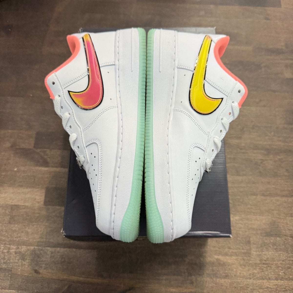 Nike Air Force 1 Low NY vs. NY White Crimson Pulse Size 10 (Pre-Owned) - Image 2