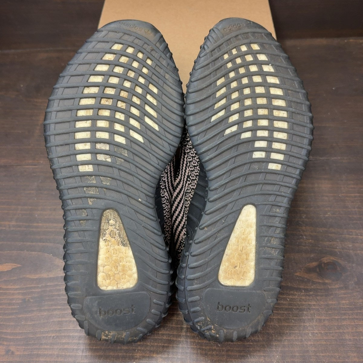 adidas Yeezy Boost 350 V2 Yecheil (Non-Reflective) Size 9.5 (Pre-Owned) - Image 8