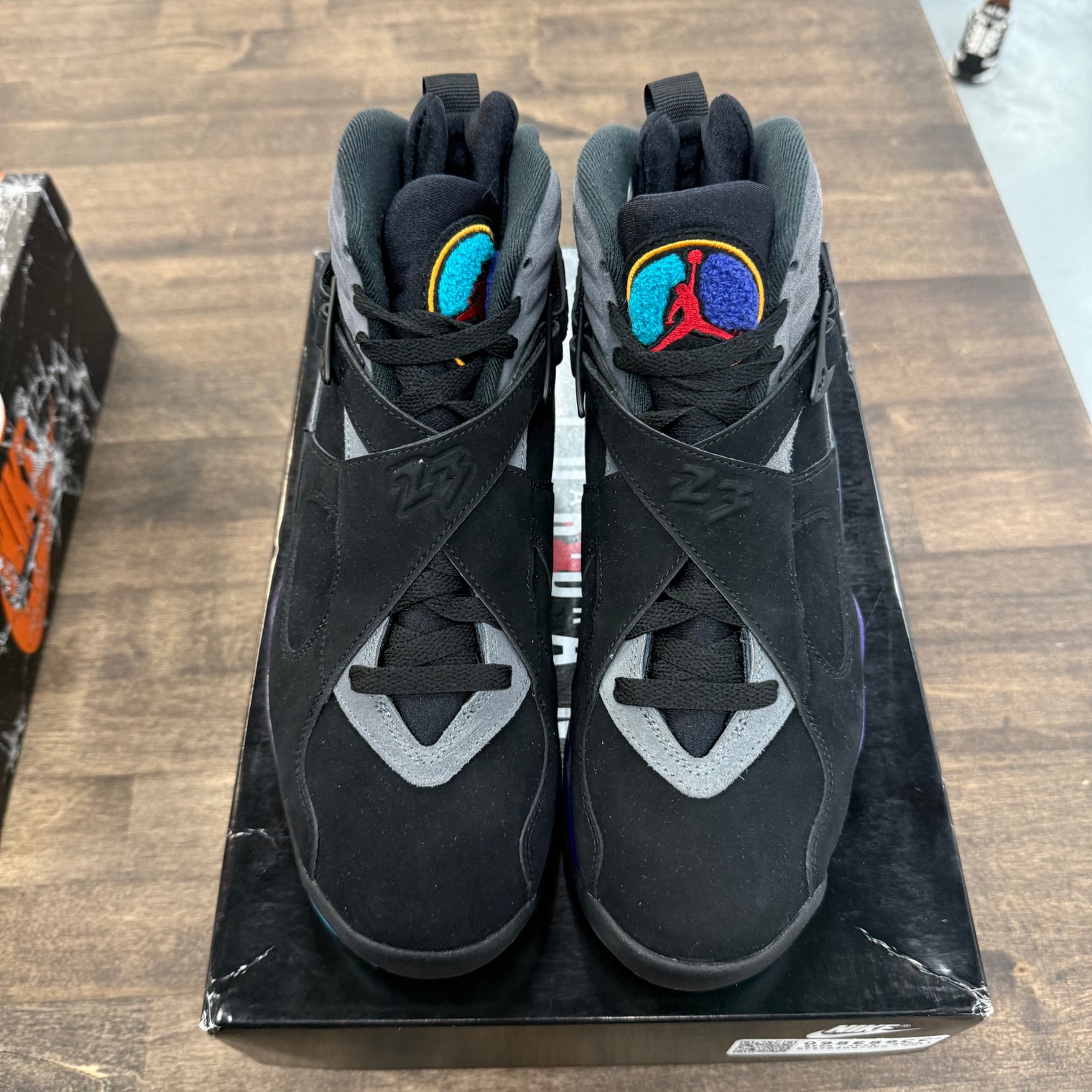 Aqua Jordan 8 Retro 2025 (Lightly Worn)