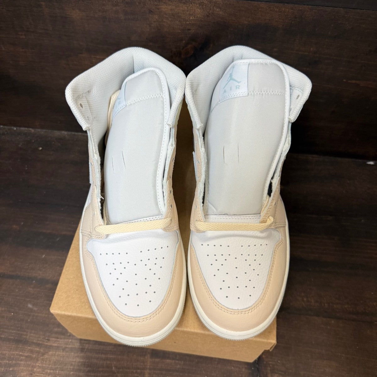 Jordan 1 Mid SE White Sea Glass Glacier Blue Guava Ice Size 10 (Pre-Owned) - Image 2