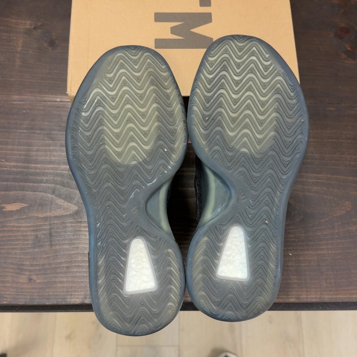 adidas Yeezy QNTM Onyx Size 9 (Pre-Owned) - aux