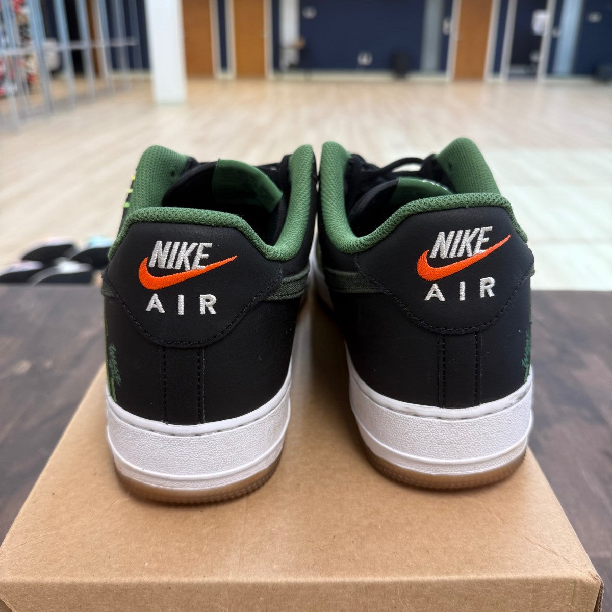 Nike Air Force 1 Low '07 LV8 NY vs NY Size 12 (Pre-Owned) - Image 5