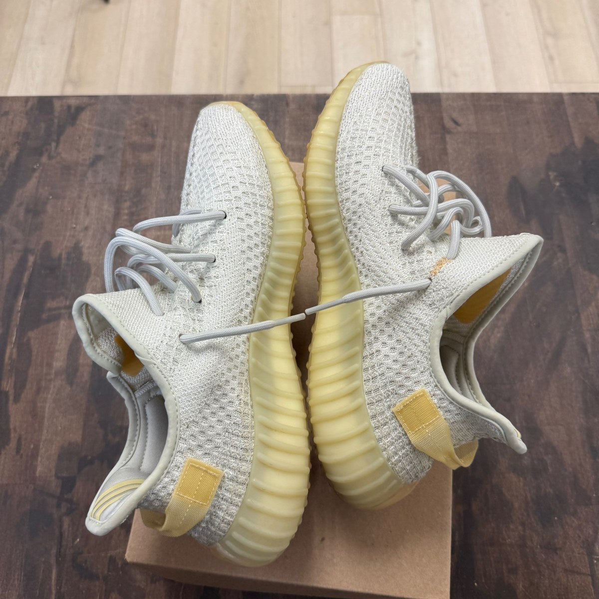adidas Yeezy Boost 350 V2 Light Size 12 (Pre-Owned) - Image 5