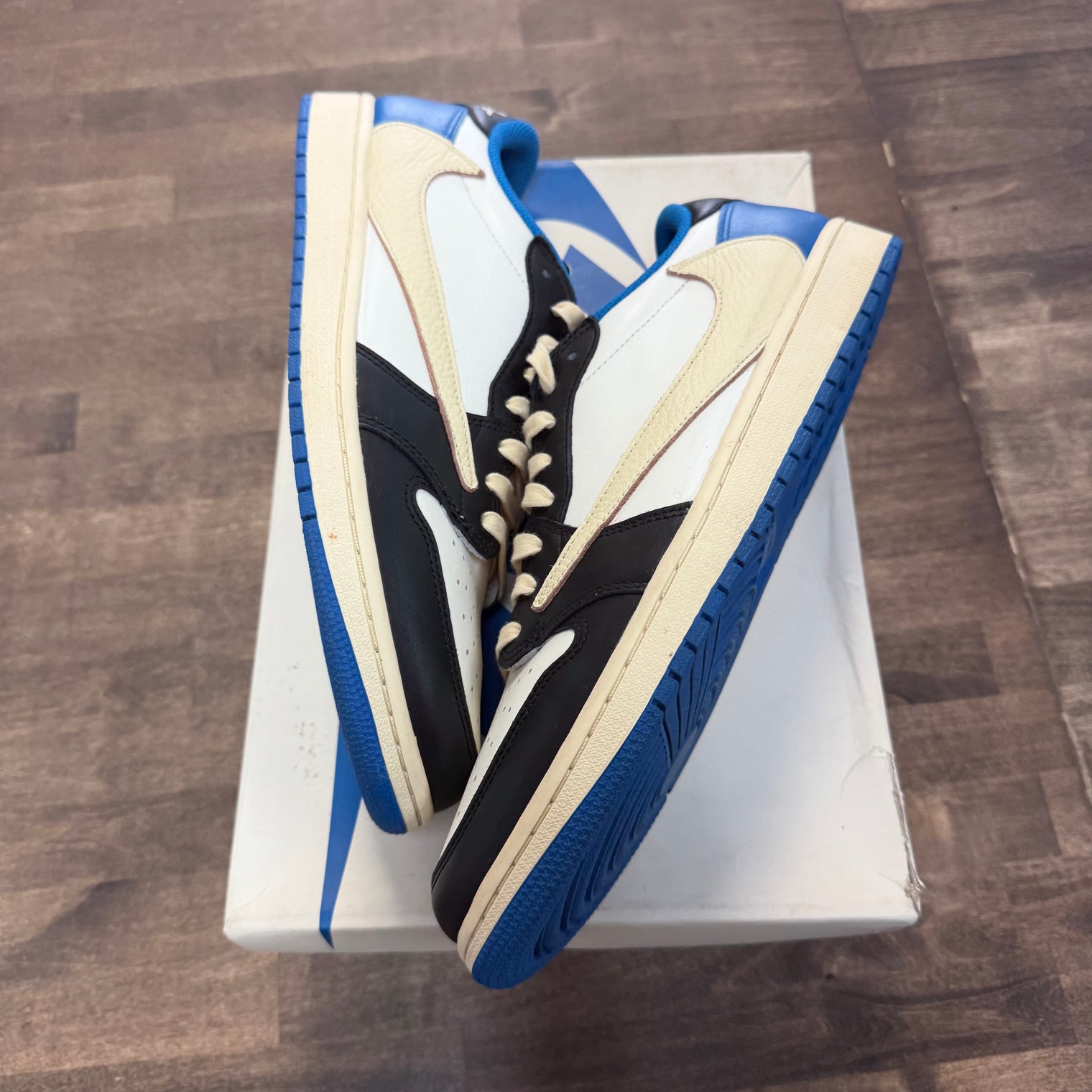 Fragment x Travis Scott Jordan 1 Low OG (USED)