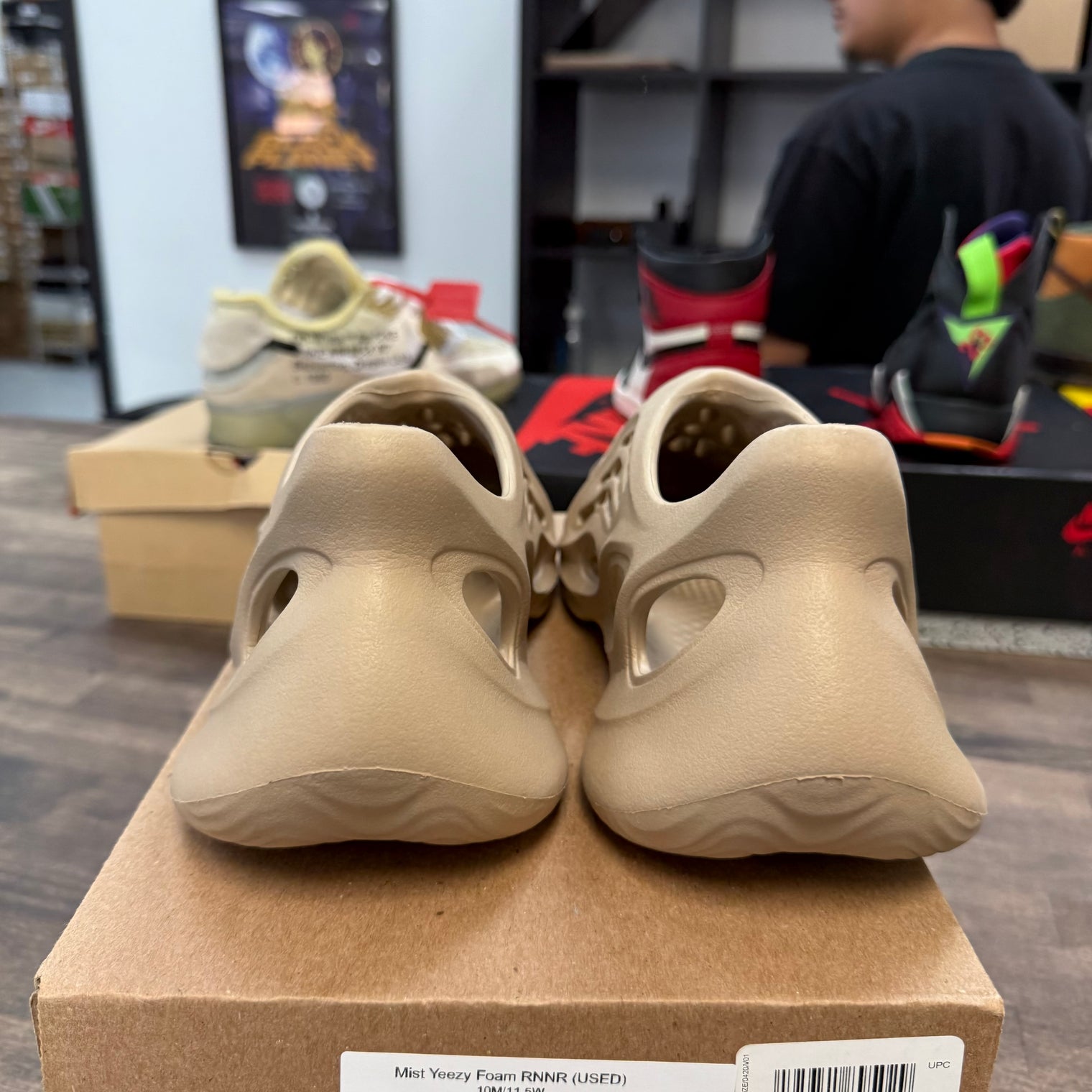 Mist Yeezy Foam RNNR (USED)