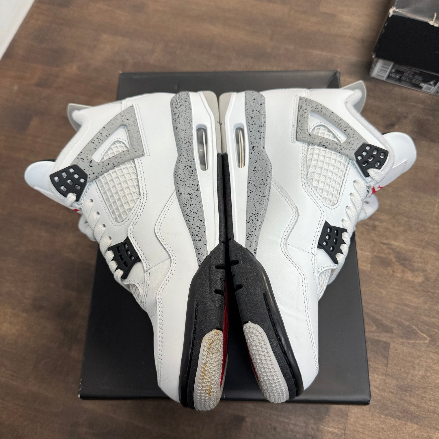 White Cement Jordan 4 2024 (USED)