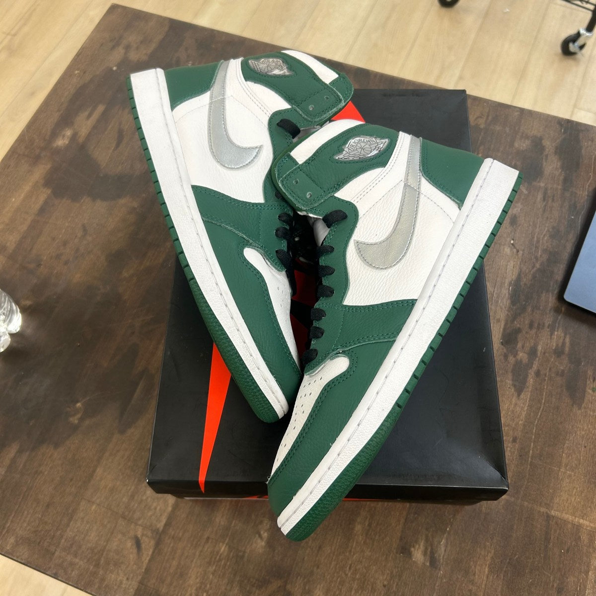 Jordan 1 Retro High OG Gorge Green - Image 1