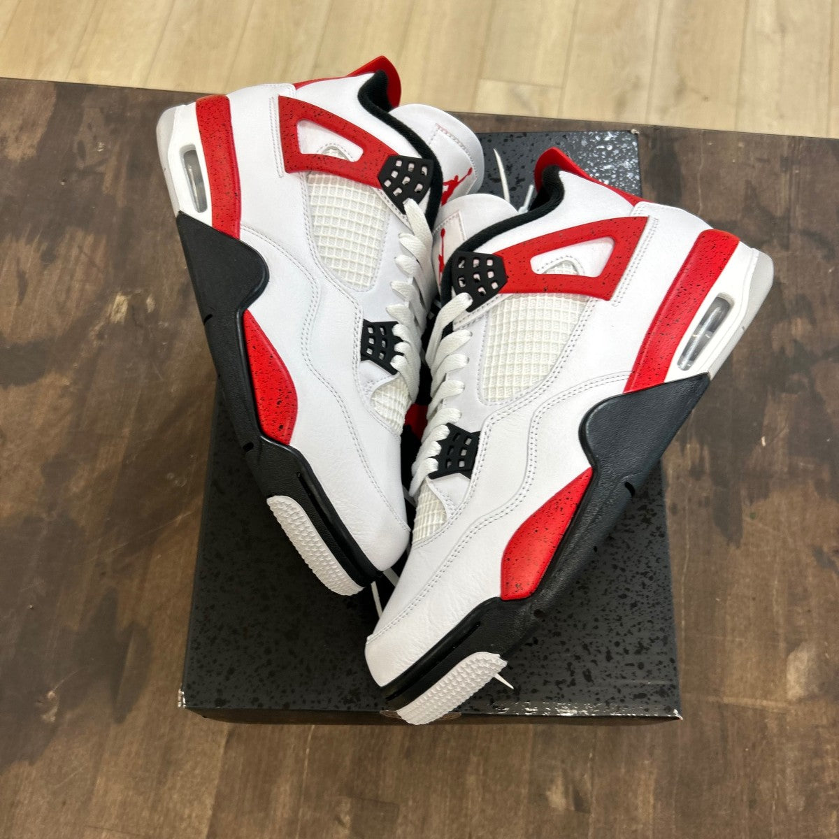 Jordan 4 Retro Red Cement Size 10 (Pre-Owned)