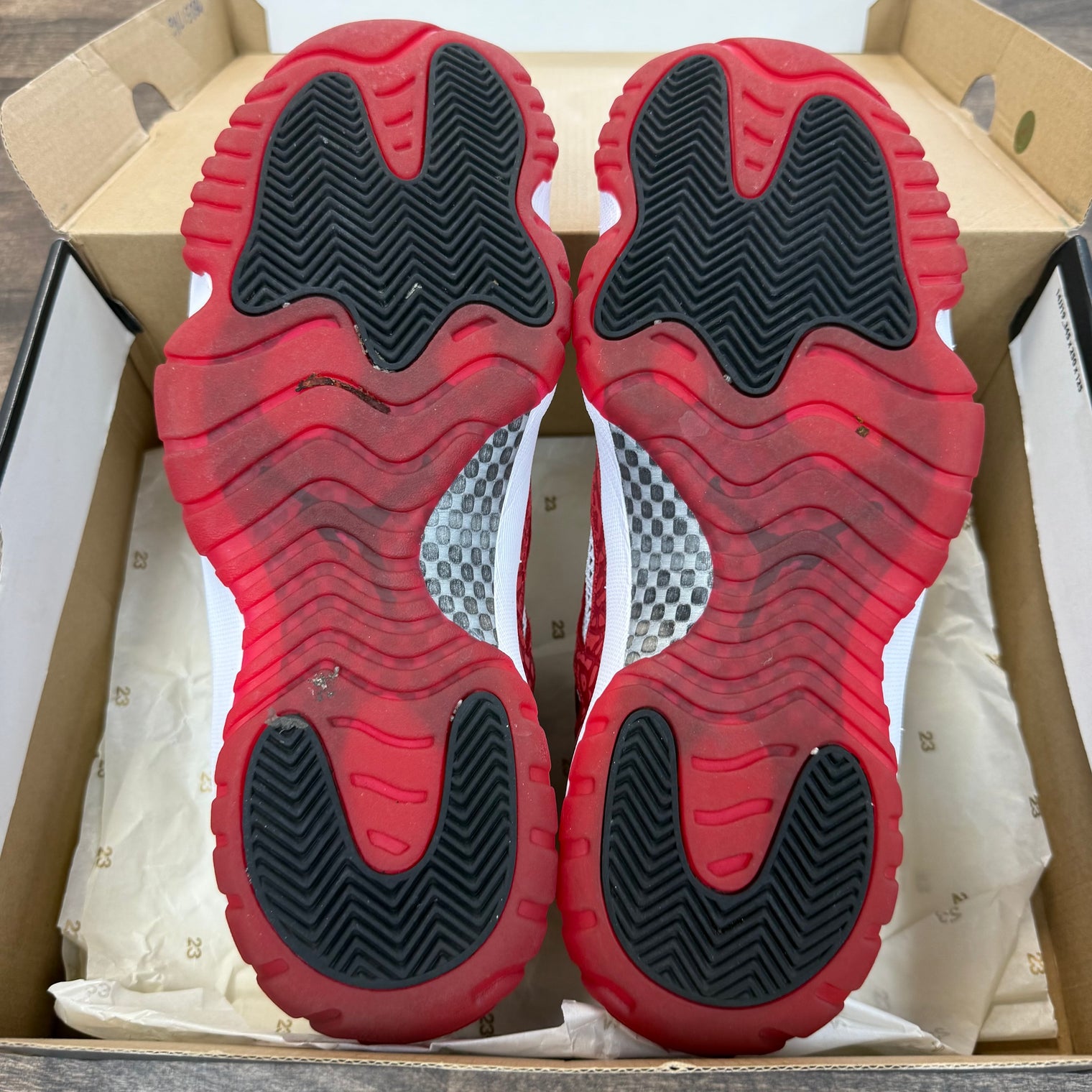 White Gym Red Jordan 11 Low IE (USED)
