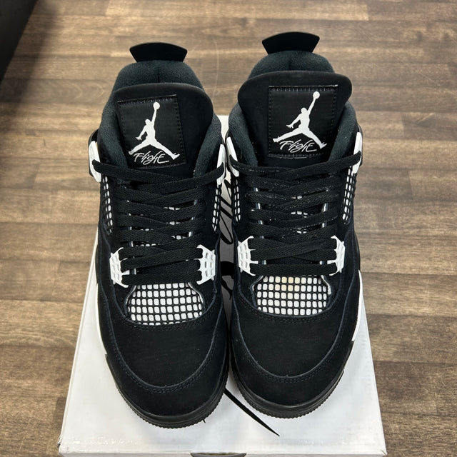 White Thunder Jordan 4 Retro (Used)
