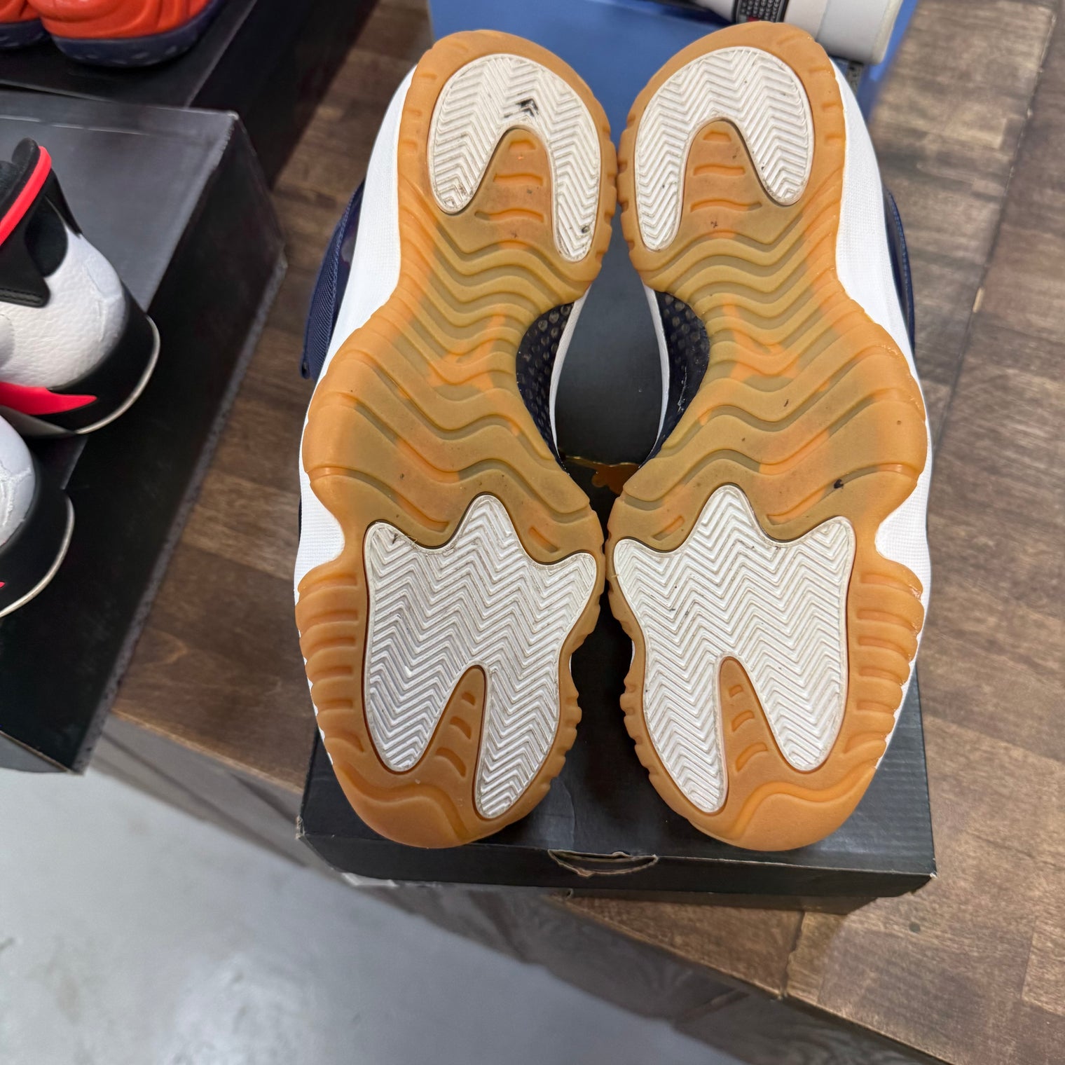 Navy Gum Jordan 11 Low (Used)