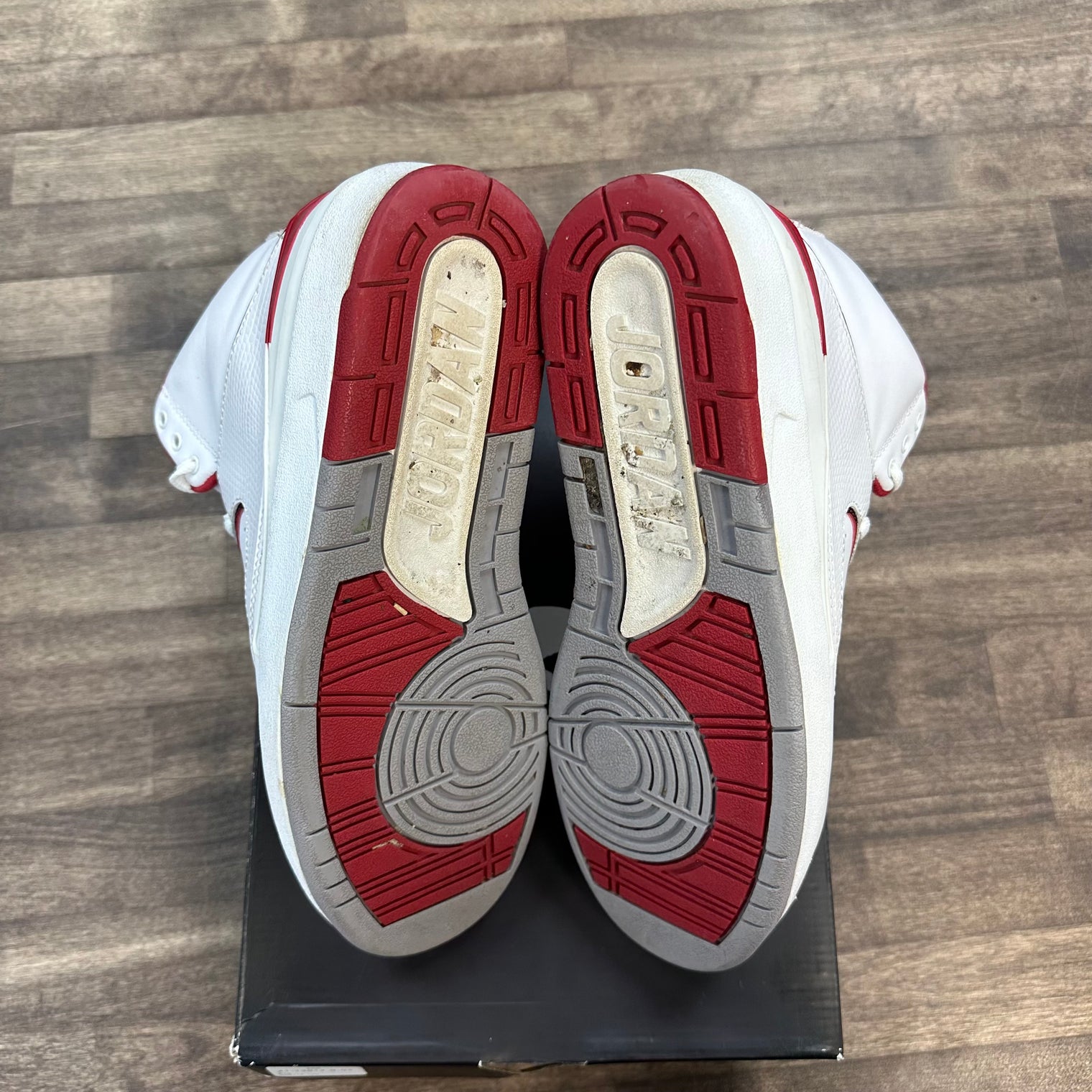 Jordan 2 Retro White Red (2014) (US 8.5) (USED)