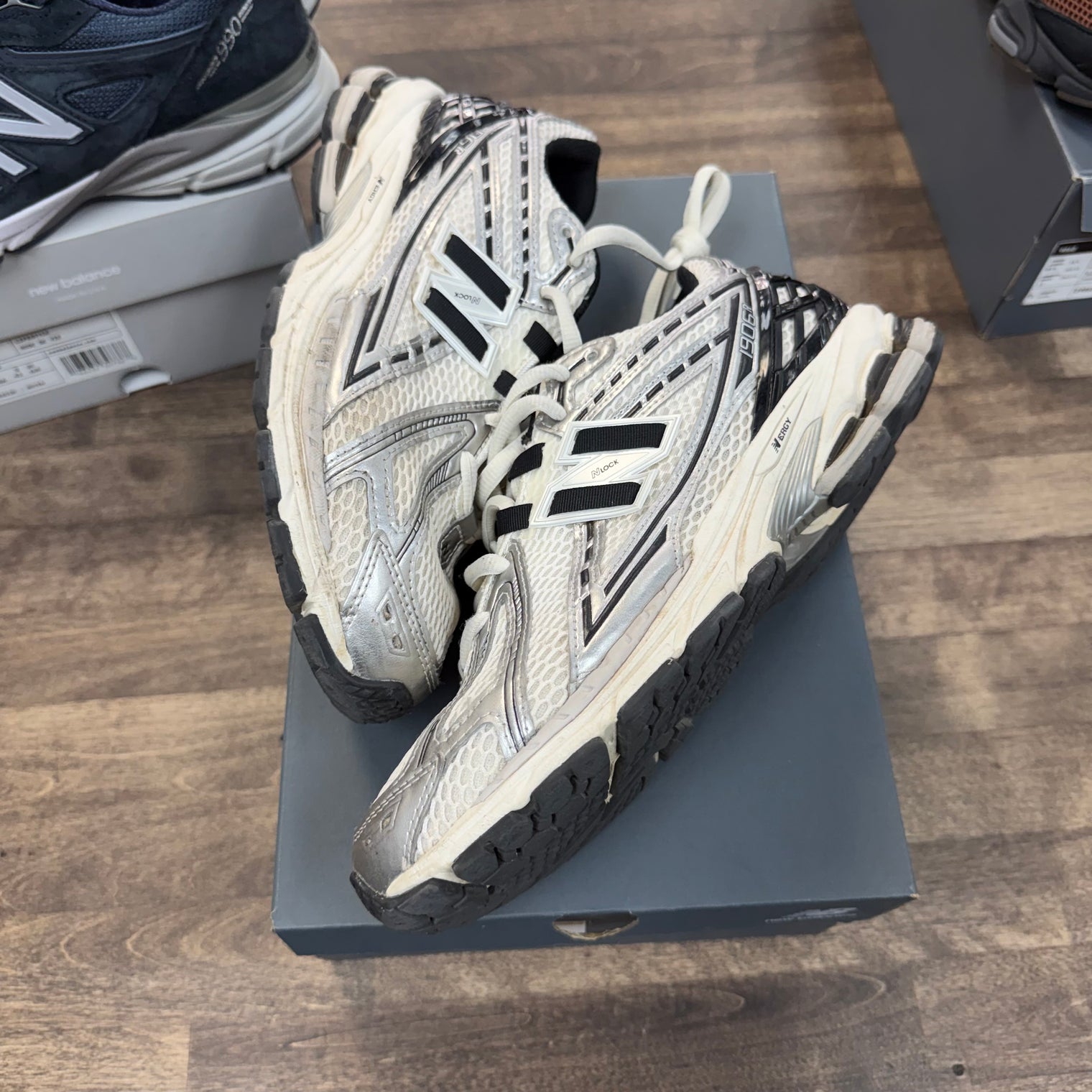 Silver Black New Balance 1906R (USED)