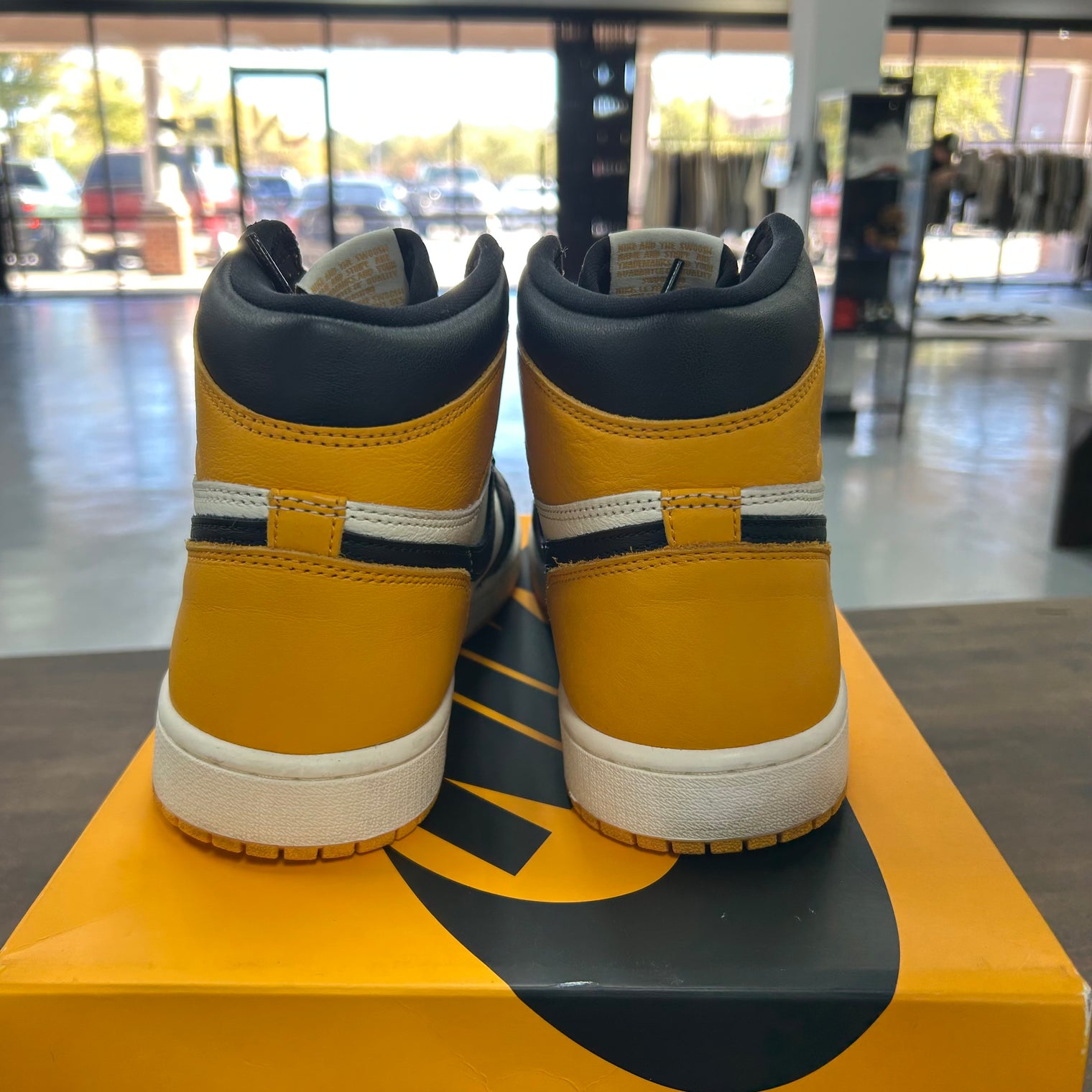 Taxi Yellow Toe Jordan 1 High (USED)