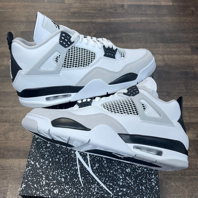 Military Black Jordan 4 (USED)
