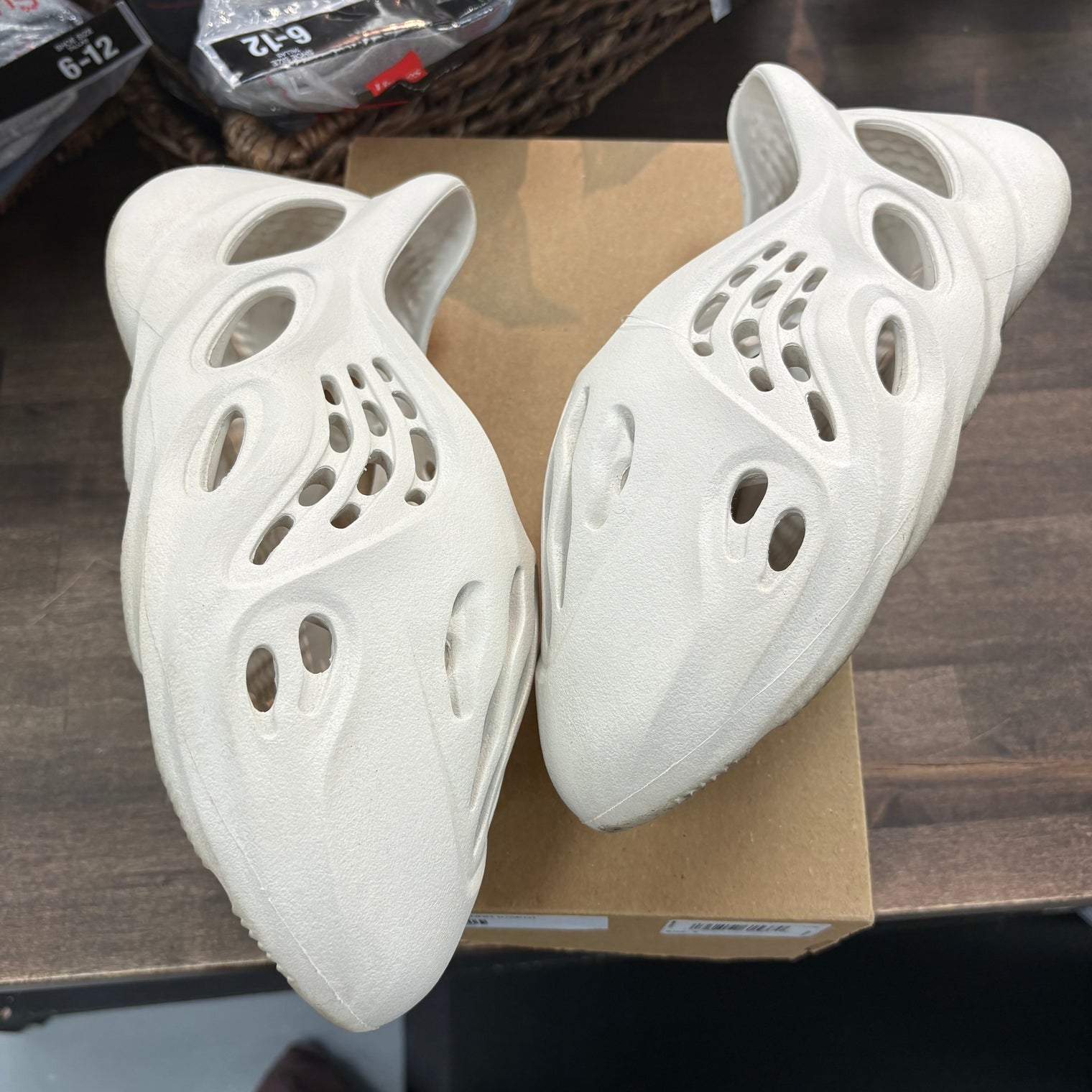 Arrarat Yeezy Foam RNNR (USED)