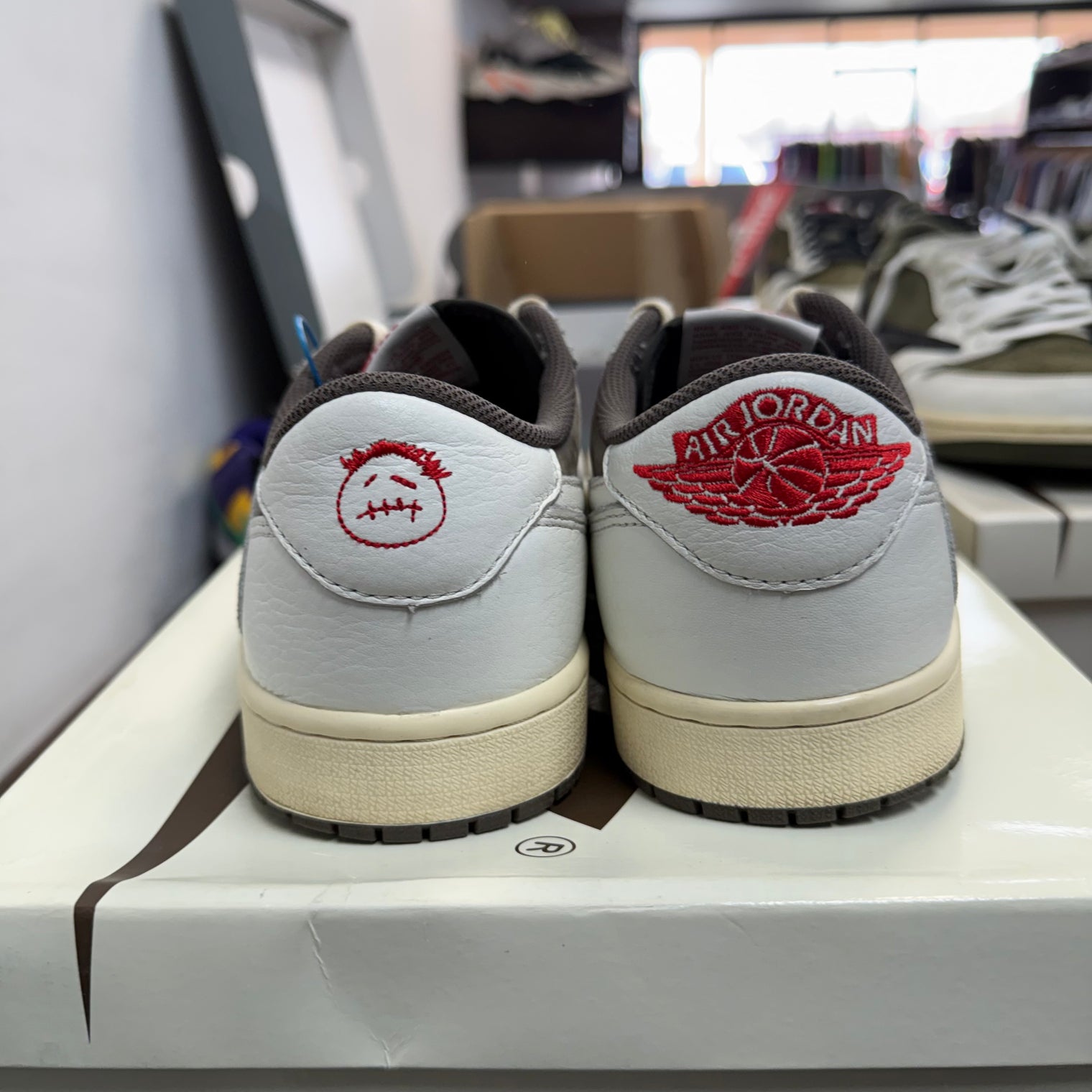 Travis Scott Reverse Mocha Jordan 1 Retro Low OG SP (USED)