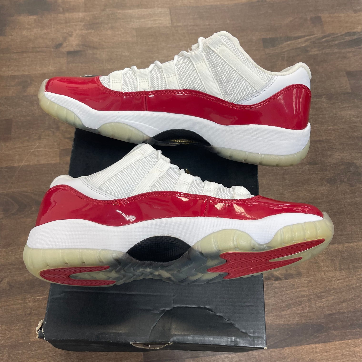 (GS) Cherry Jordan 11 Low