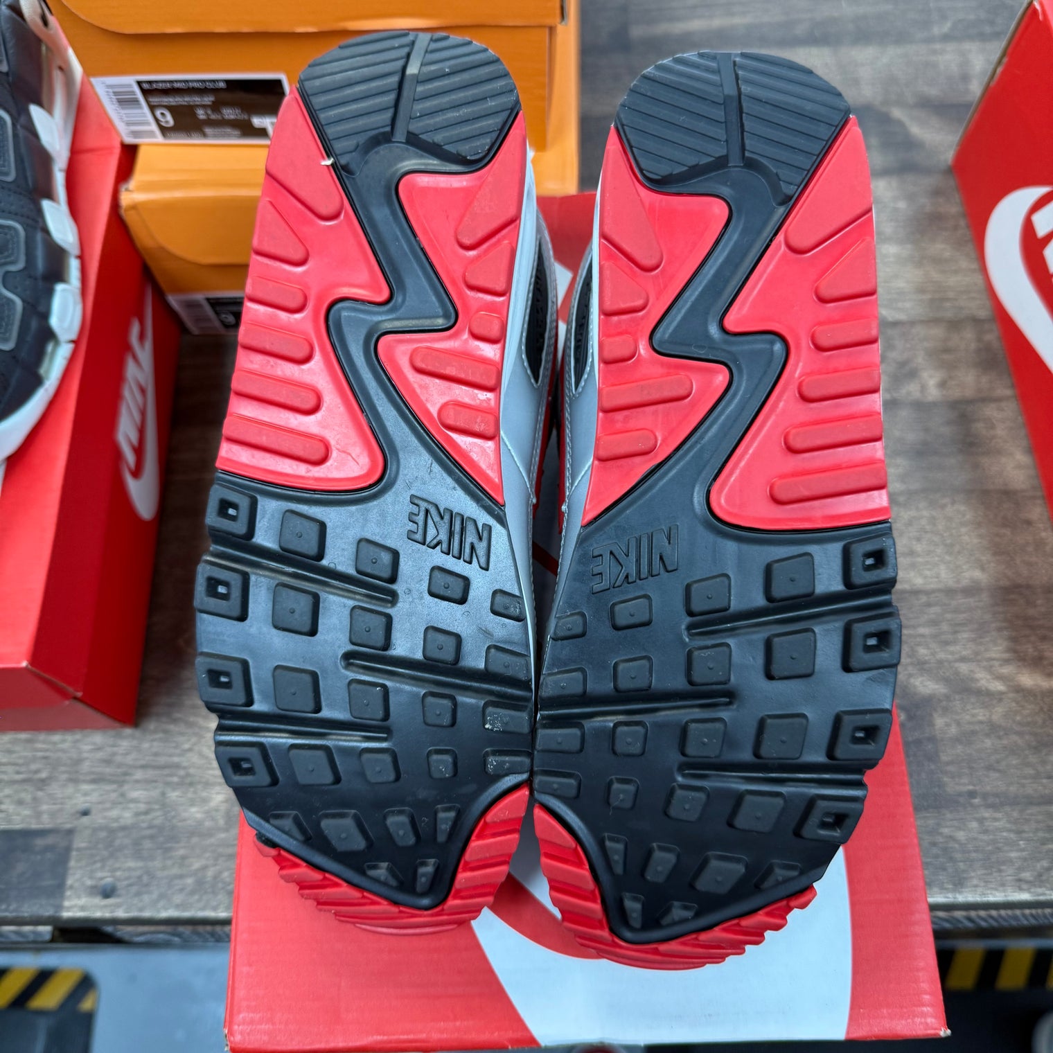 Icons Silver Bullet Air Max 90 (USED)