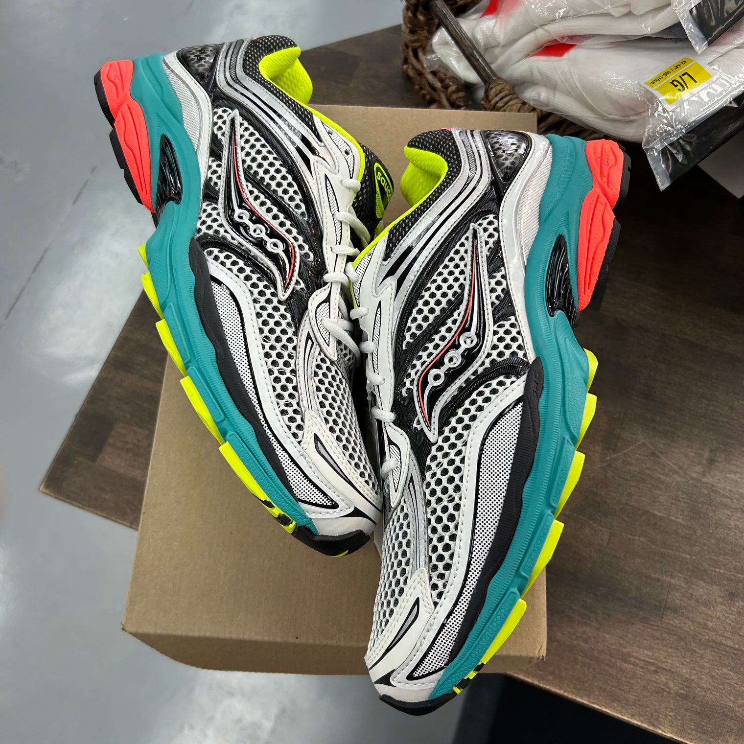 Silver Mutant Saucony ProGrid Omni 9 (USED, No Box)