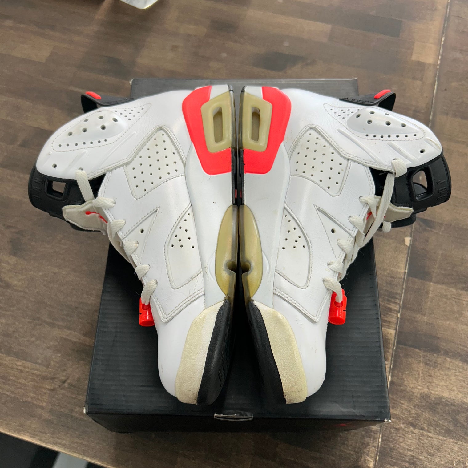 White Infrared Jordan 6 Retro (USED)